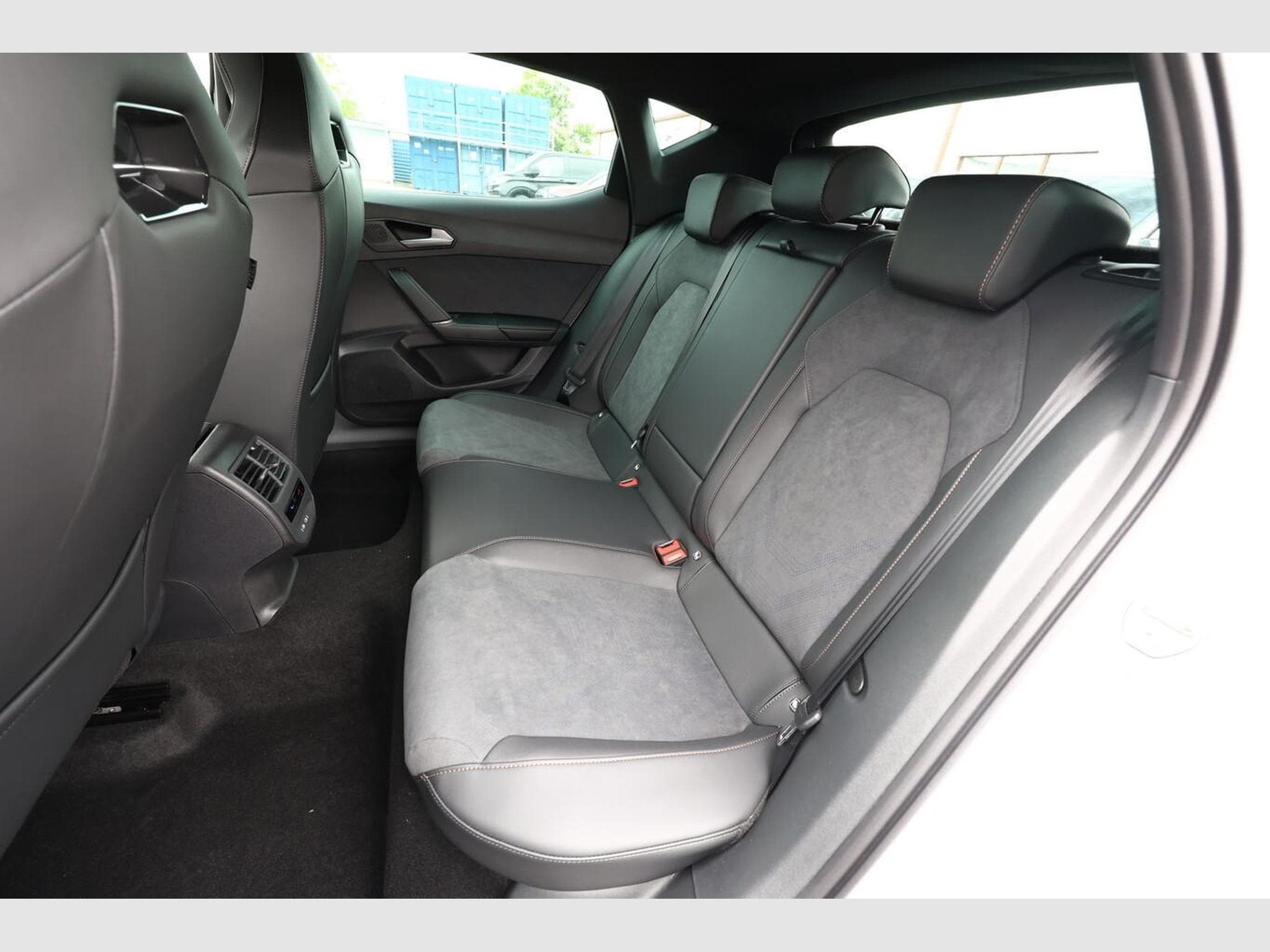 Cupra Leon DSG IntelliD Nav (2026) - Photo 10