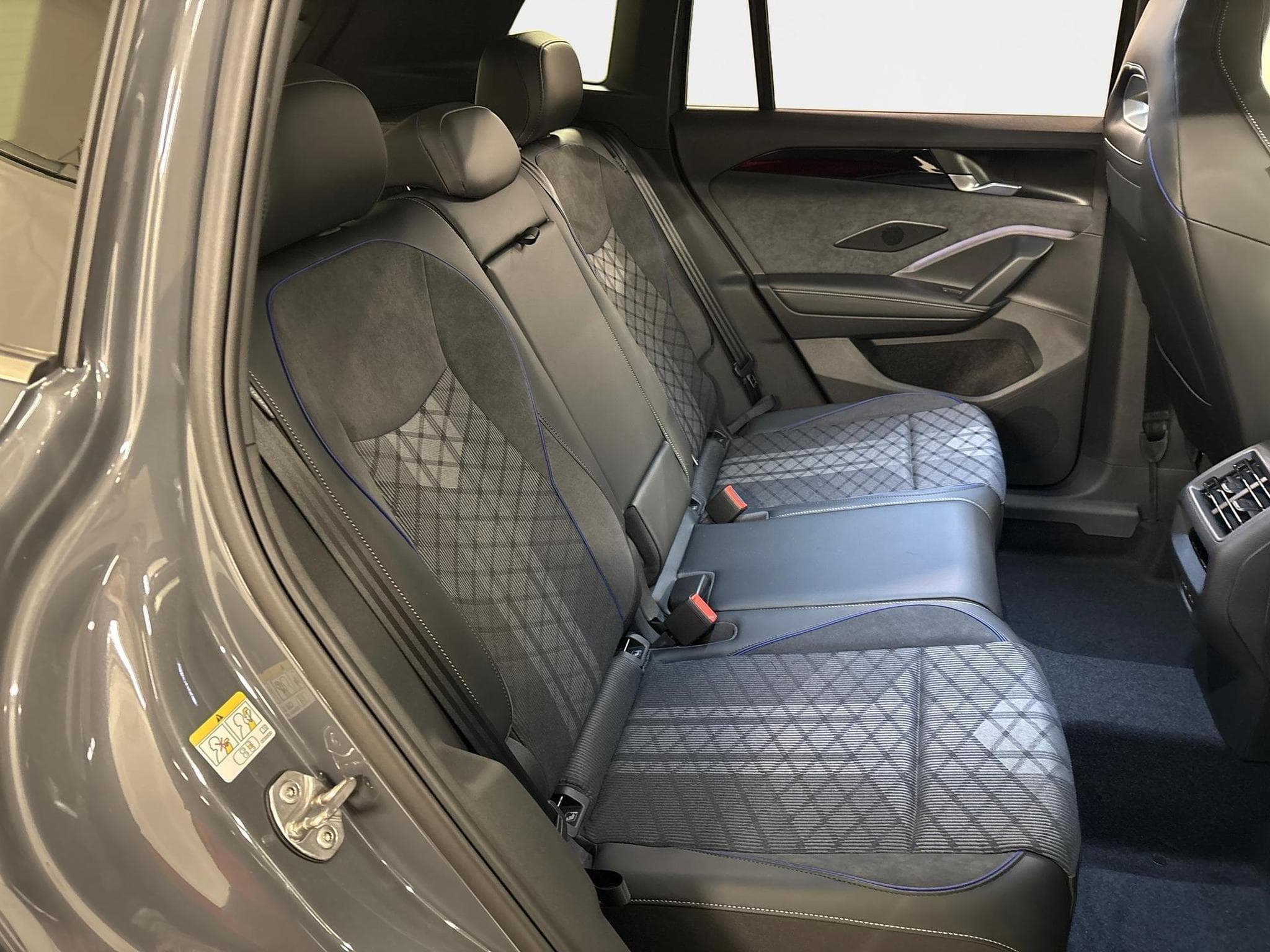 VW Tiguan R-Line (2026) - Photo 22