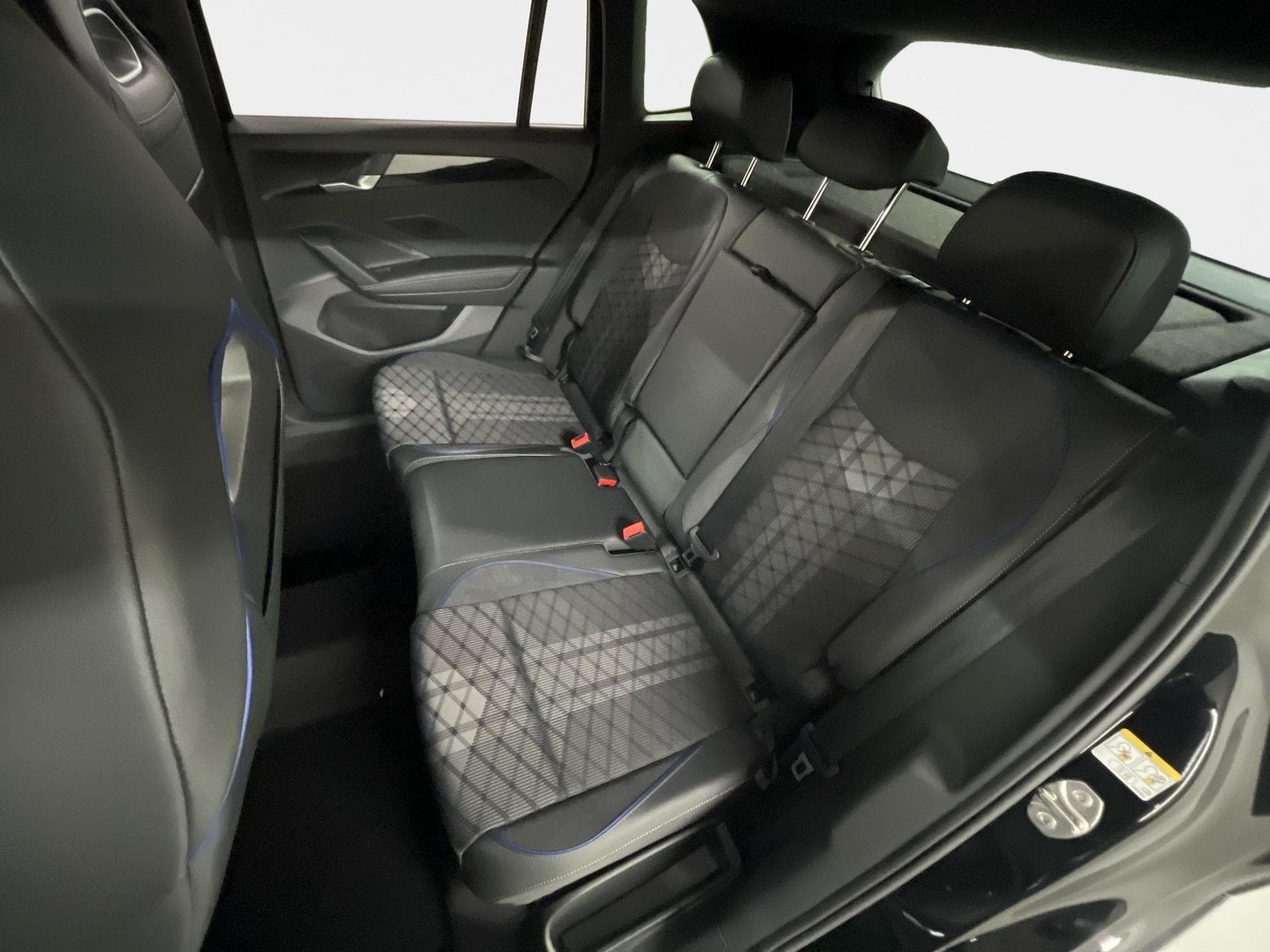 VW Tiguan R-Line (2026) - Photo 21