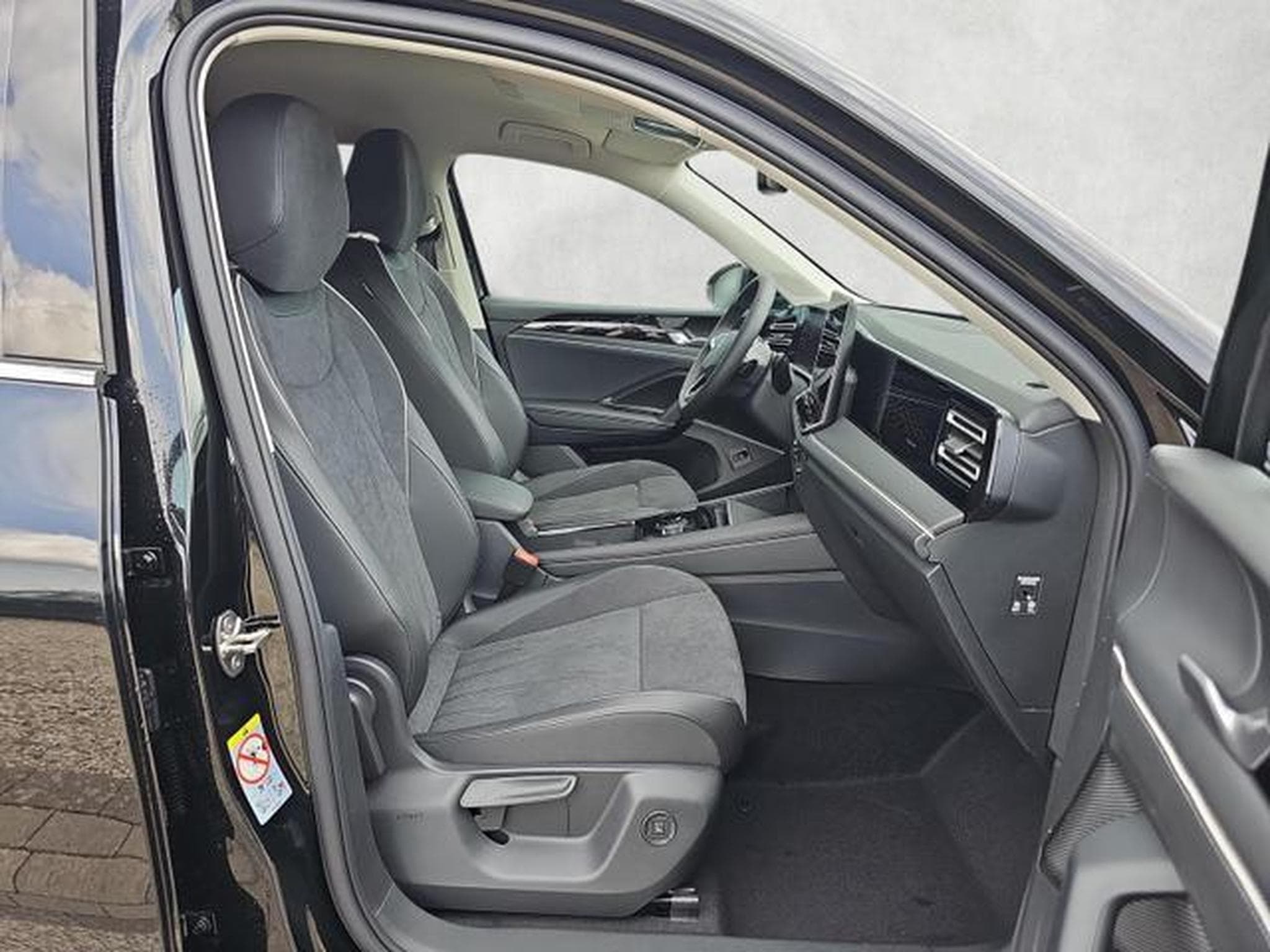 VW Tiguan 2.0 TDI 110 kW Elegance (2026) - Photo 10