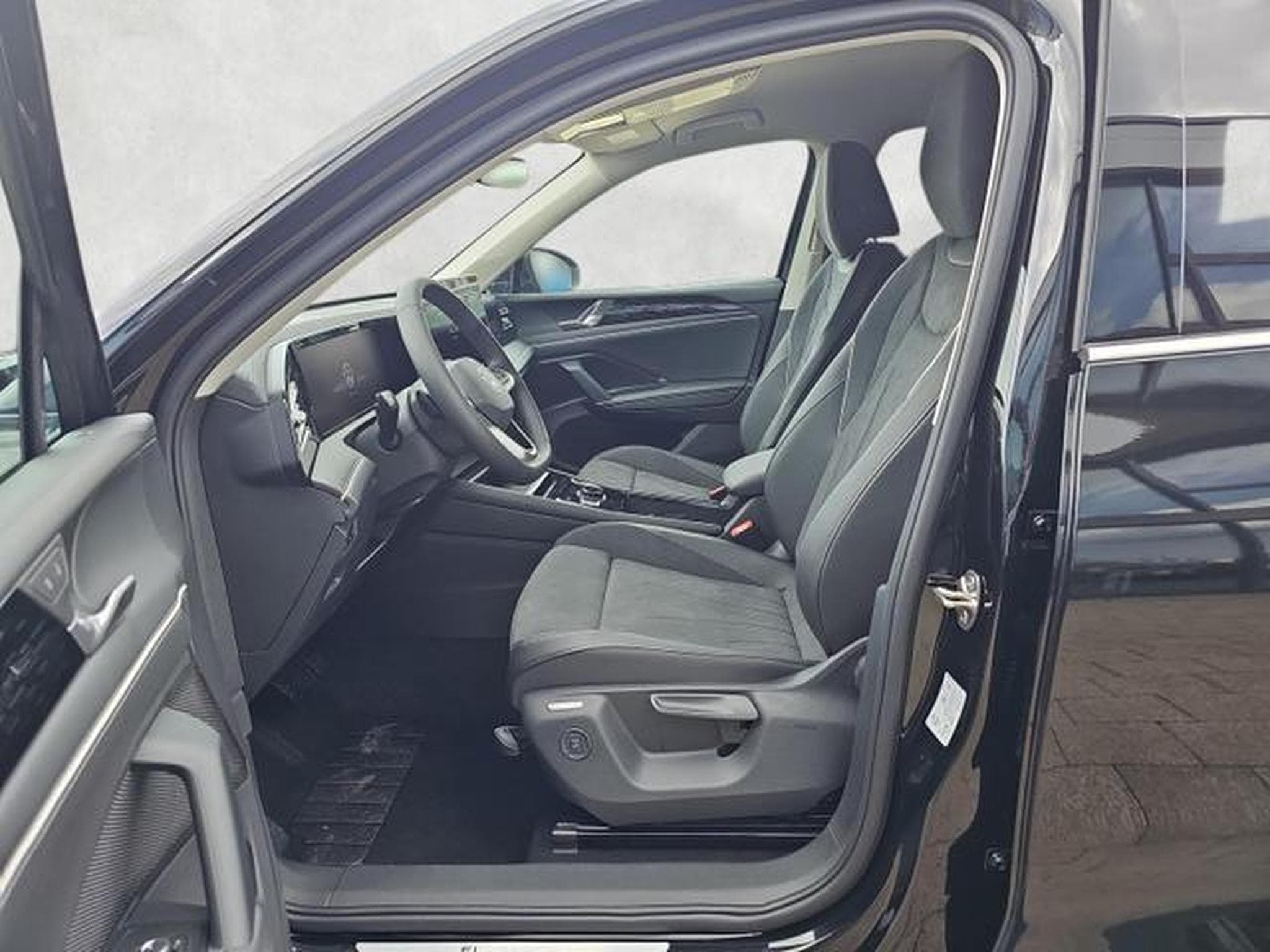 VW Tiguan 2.0 TDI 110 kW Elegance (2026) - Photo 9