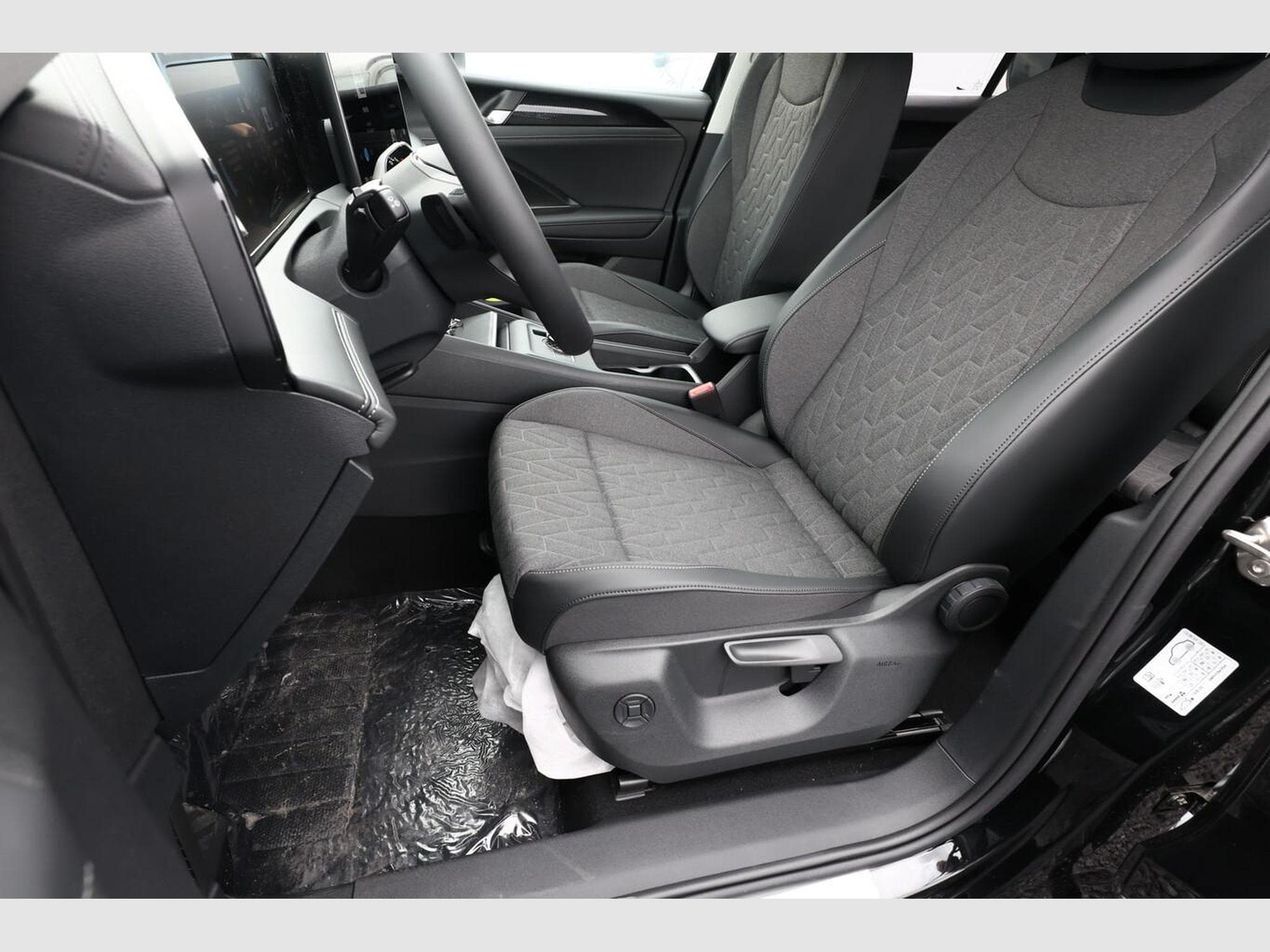 VW Tiguan DSG LED+ IQ.DRIVE (2026) - Photo 13