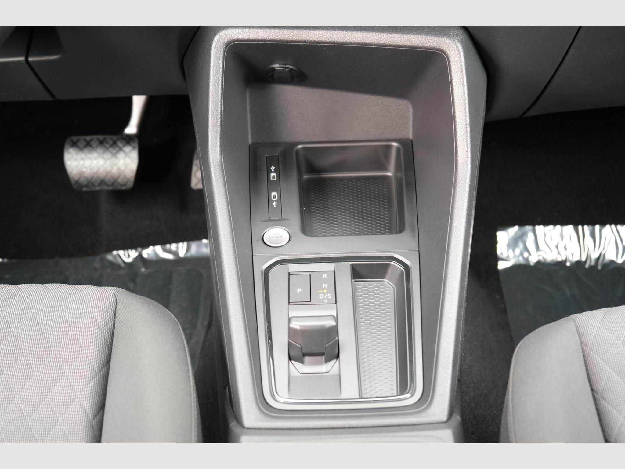 VW Caddy 1.5 TSI DSG (2026) - Photo 24