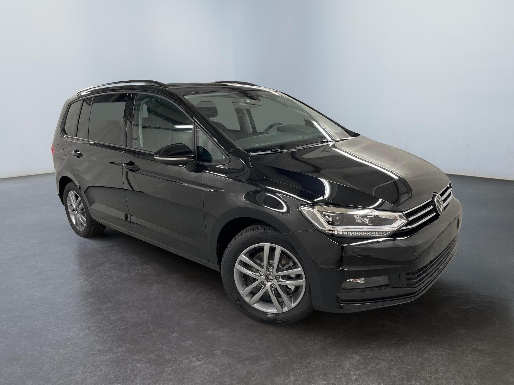 VW Touran Comfortline Edition (2026) - Photo 1