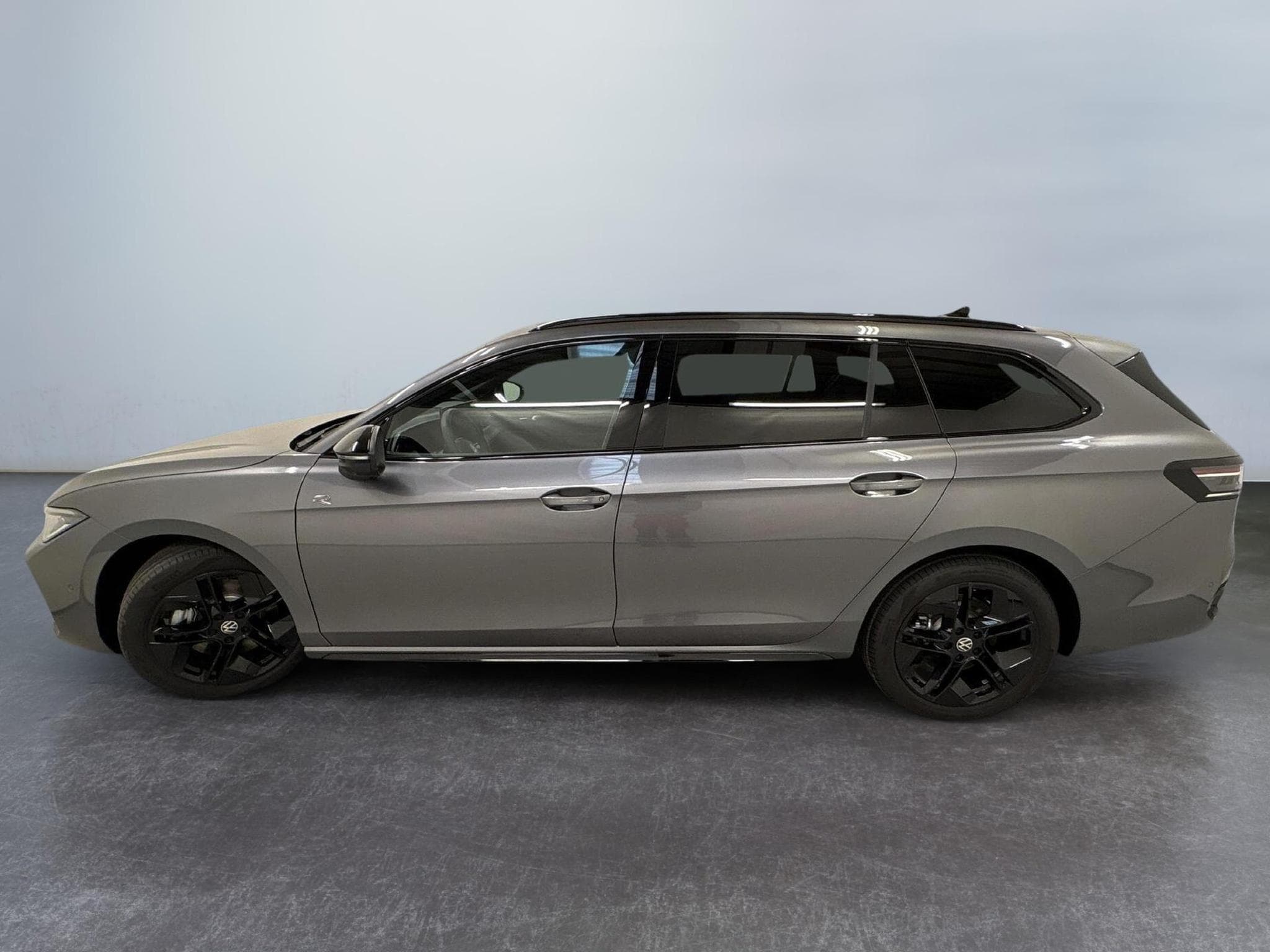 VW Passat Variant R-Line (2026) - Photo 4