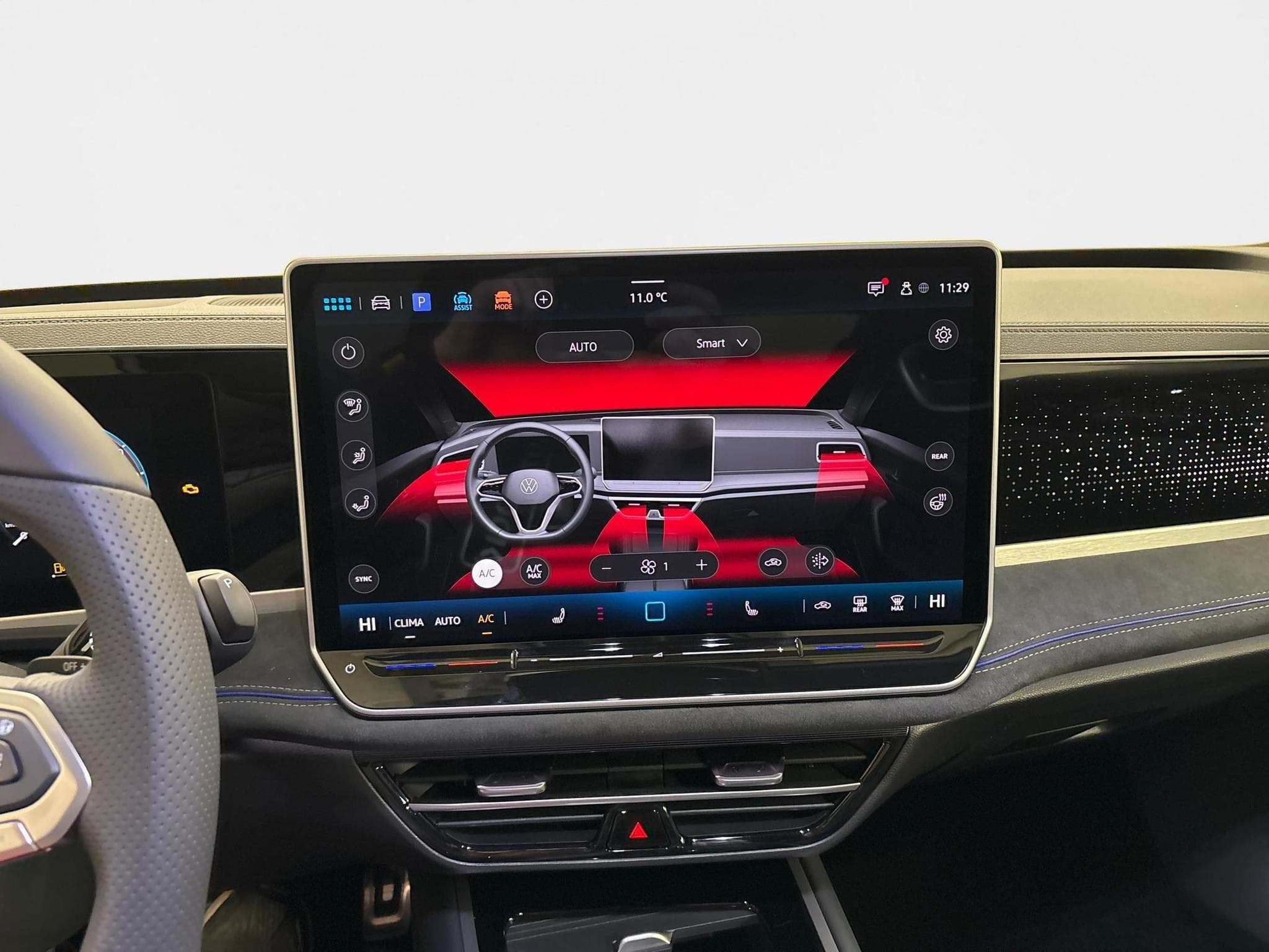 VW Passat Variant R-Line (2026) - Photo 16