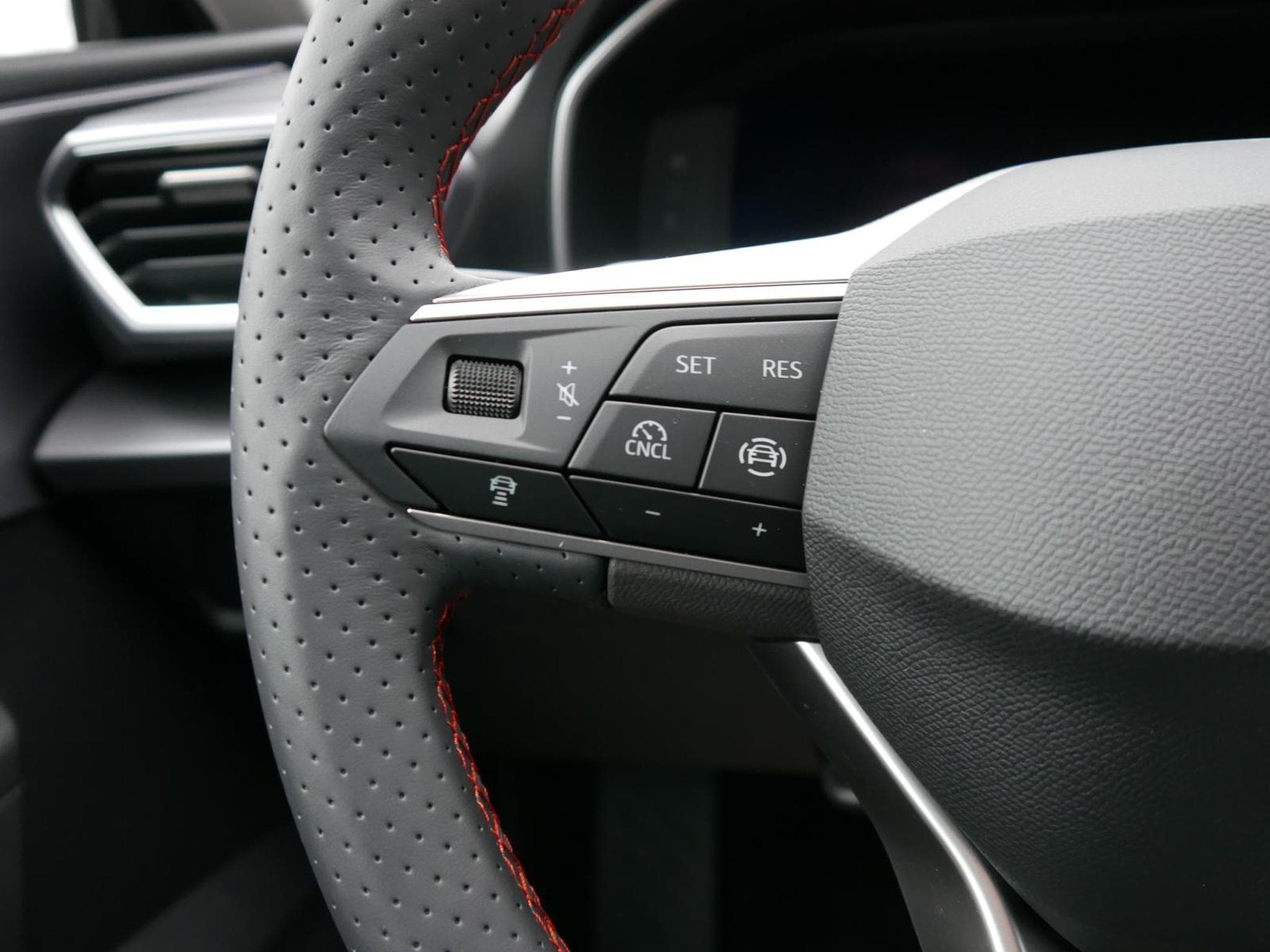 Seat Leon FR 1.5 eTSI DSG (2026) - Photo 12