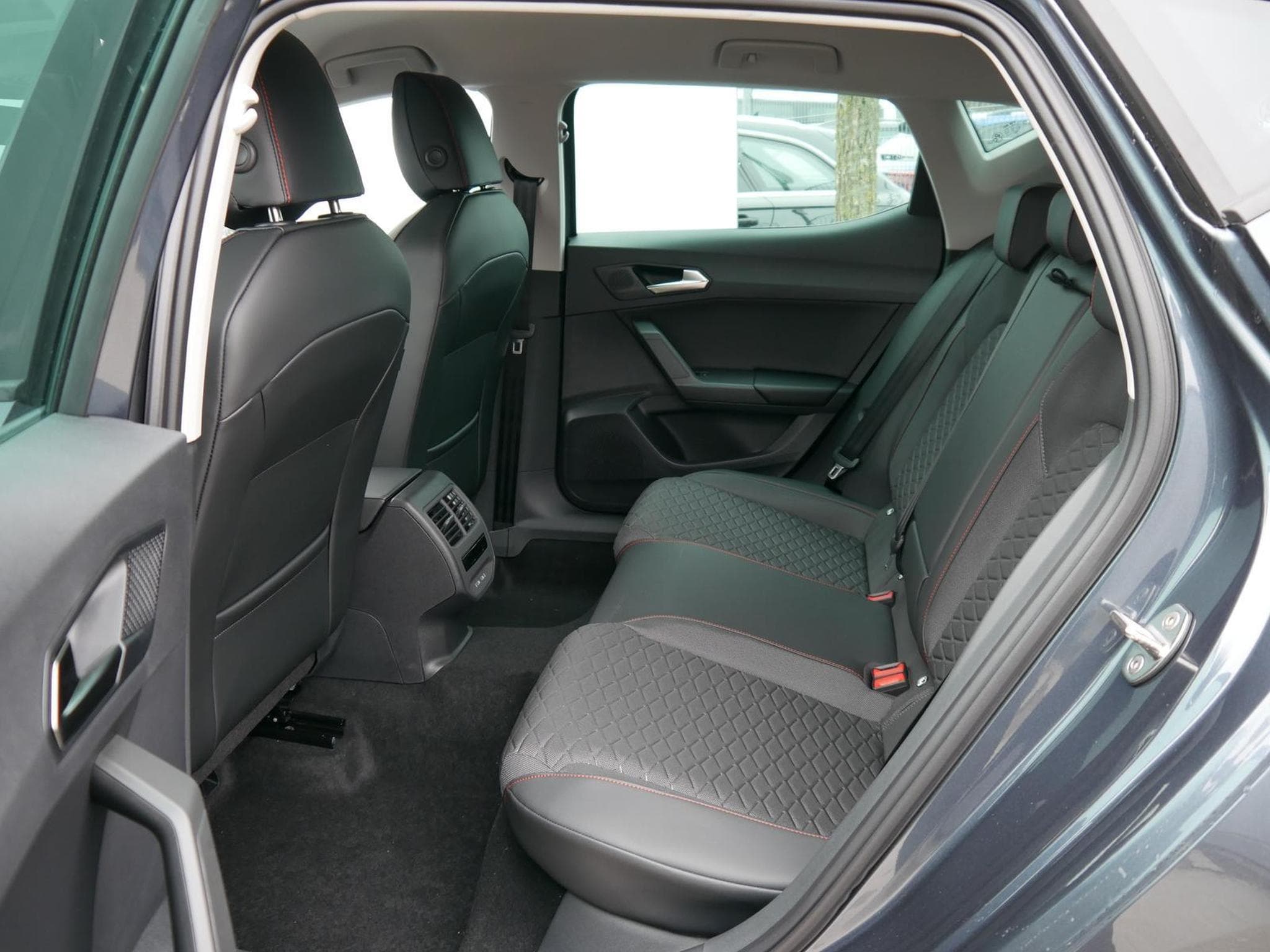 Seat Leon FR 1.5 eTSI DSG (2026) - Photo 9