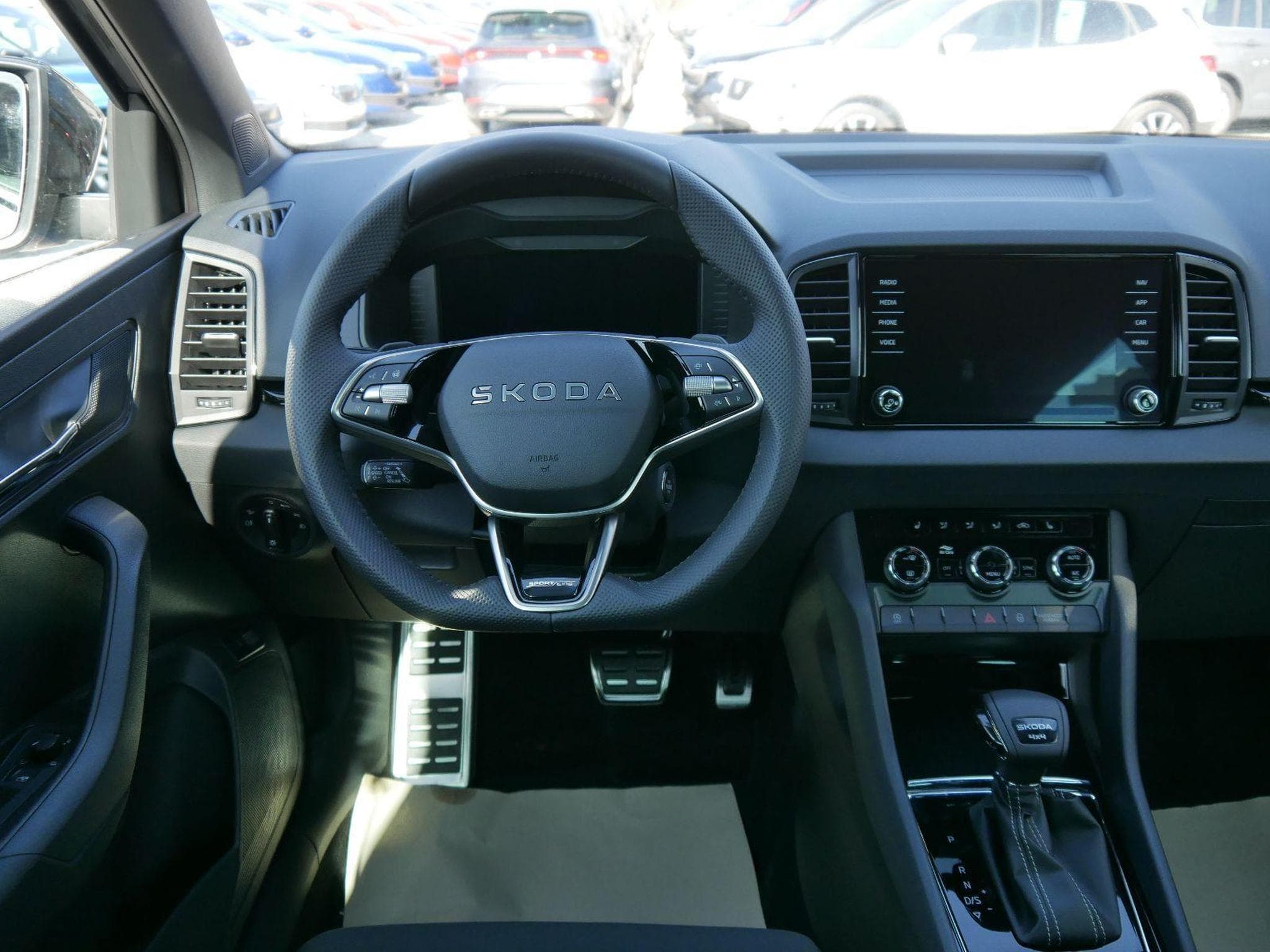 Skoda Karoq Sportline 2.0 TSI 4x4 DSG (2026) - Photo 10
