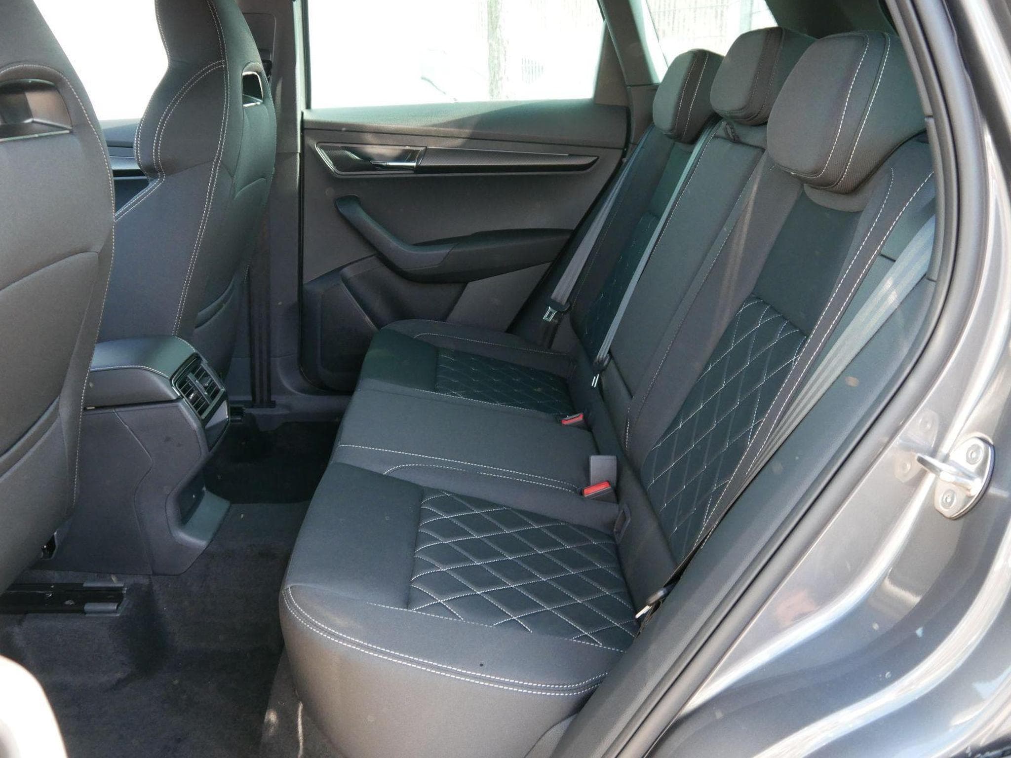 Skoda Karoq Sportline 2.0 TSI 4x4 DSG (2026) - Photo 6