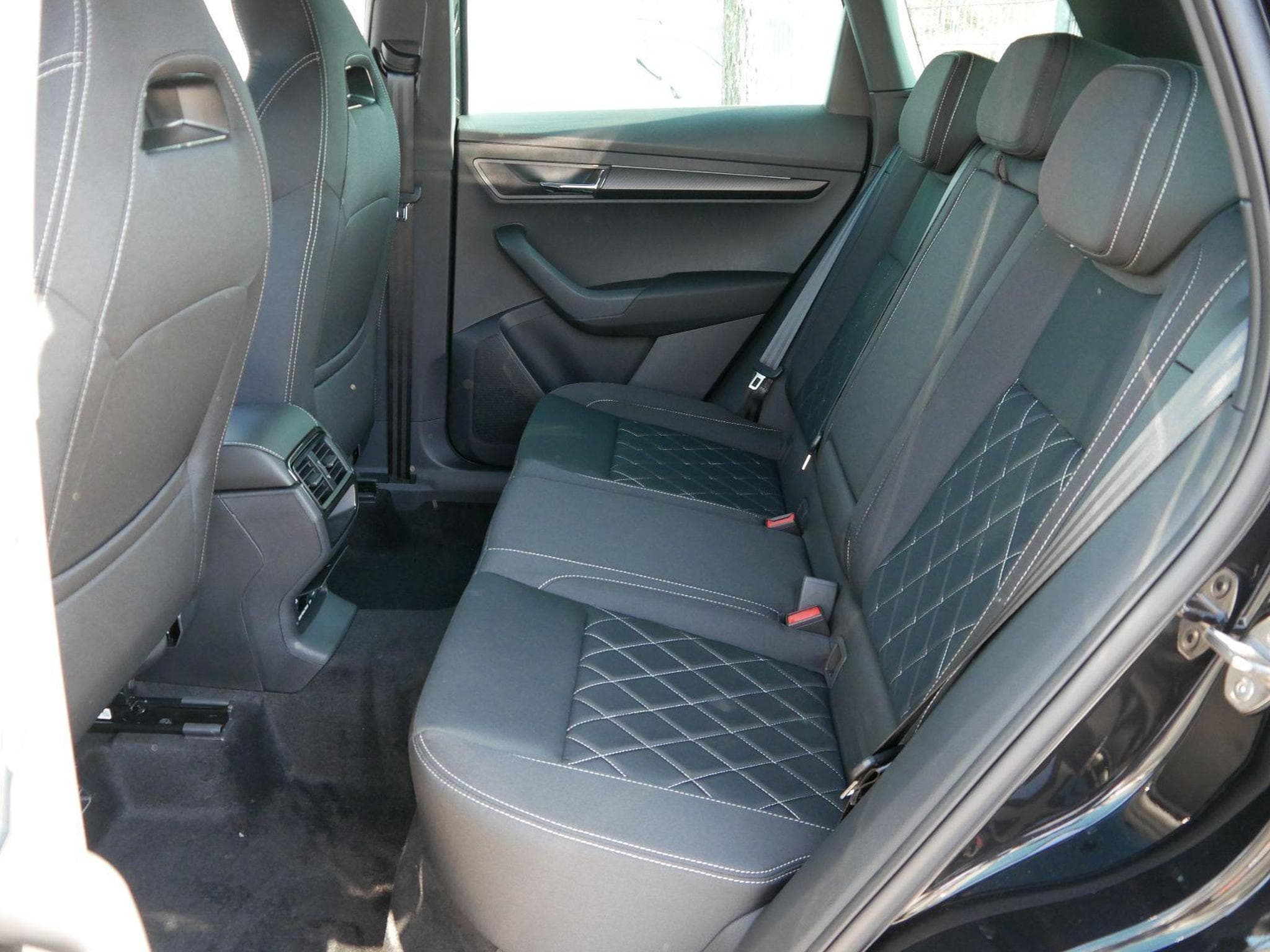 Skoda Karoq Sportline 2.0 TSI 4x4 DSG (2026) - Photo 7