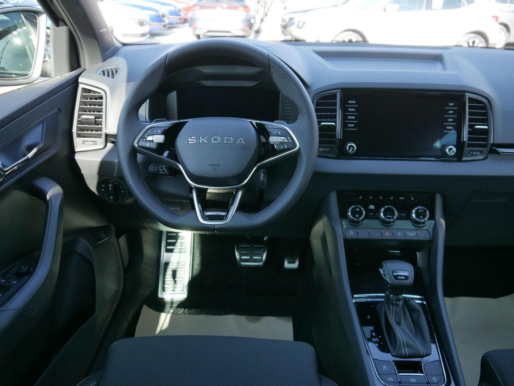 Skoda Karoq Sportline 2.0 TSI 4x4 DSG (2026) - Photo 10