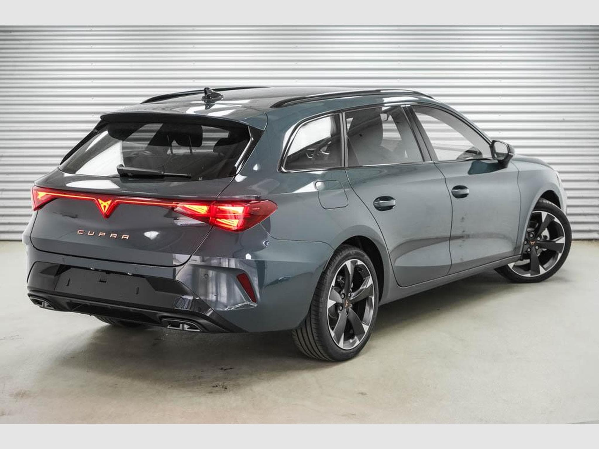 Cupra Leon ST 1,5 eTSI (2026) - Photo 3