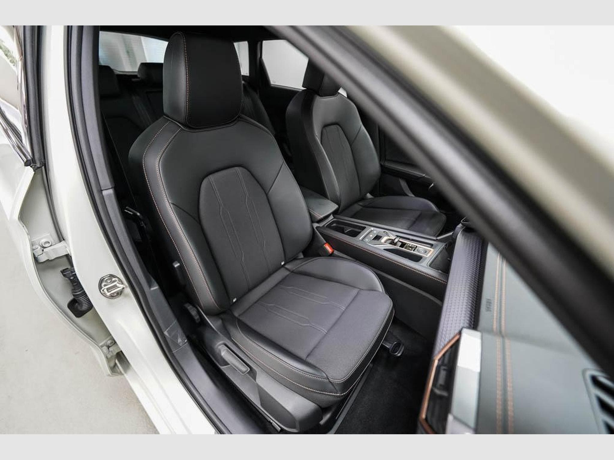 Cupra Leon ST 1,5 eTSI (2026) - Photo 22
