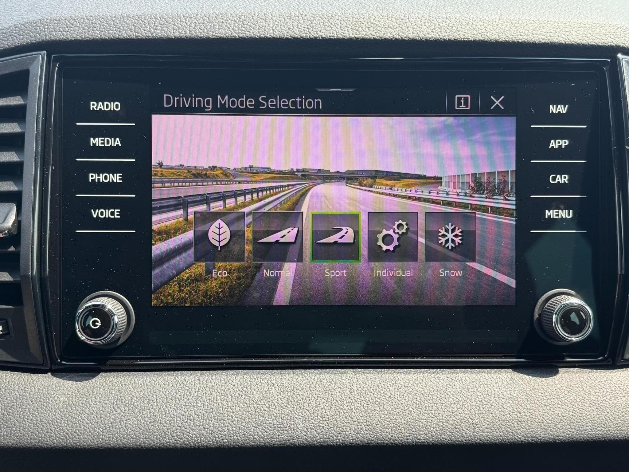 Skoda Karoq Sportline (2026) - Photo 19