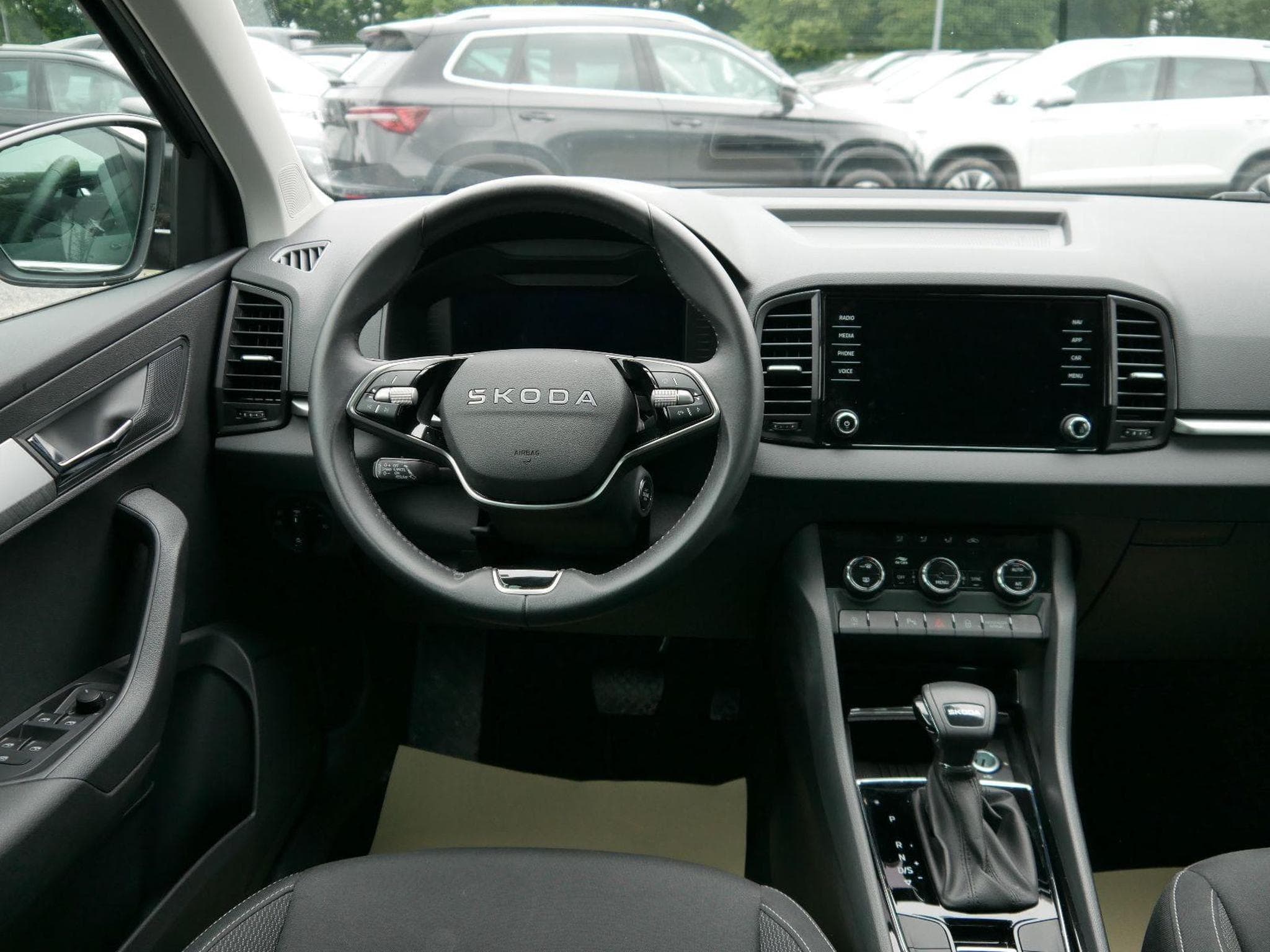 Skoda Karoq Selection (2025) - Photo 11