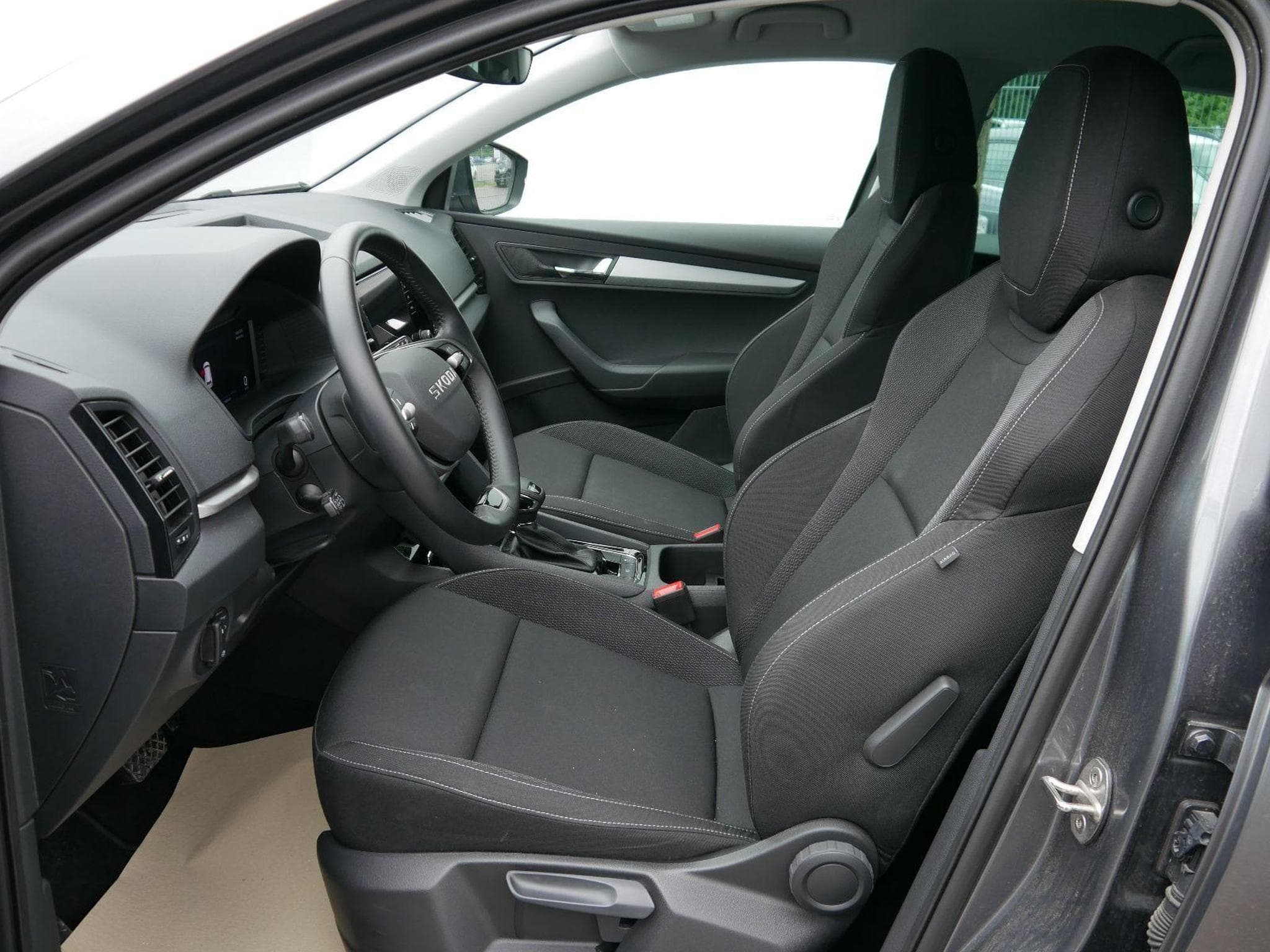 Skoda Karoq Selection (2025) - Photo 8
