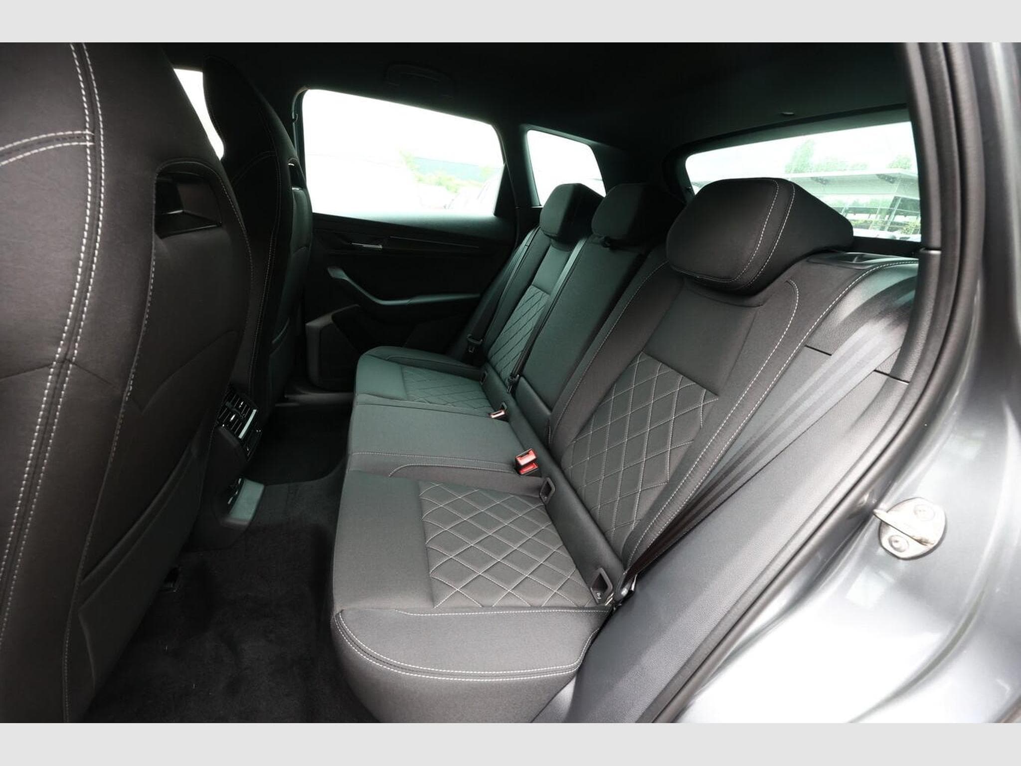 Skoda Karoq Sportline (2025) - Photo 9