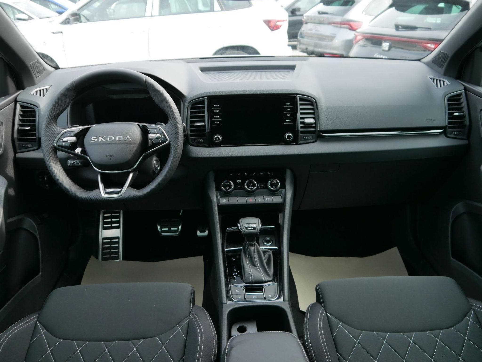 Skoda Karoq Sportline 2.0 TSI 4x4 DSG (2026) - Photo 10