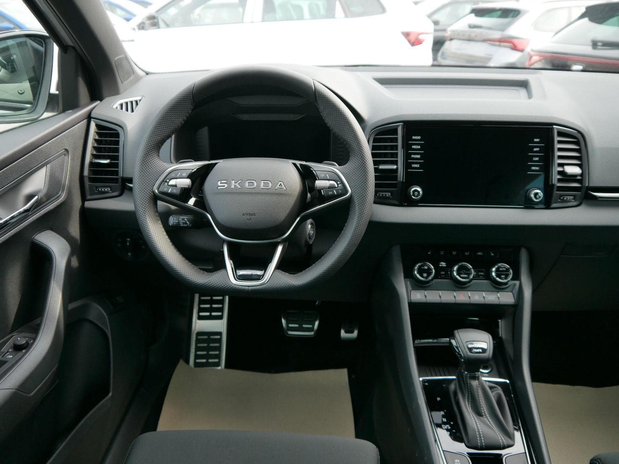 Skoda Karoq Sportline 2.0 TSI 4x4 DSG (2026) - Photo 11
