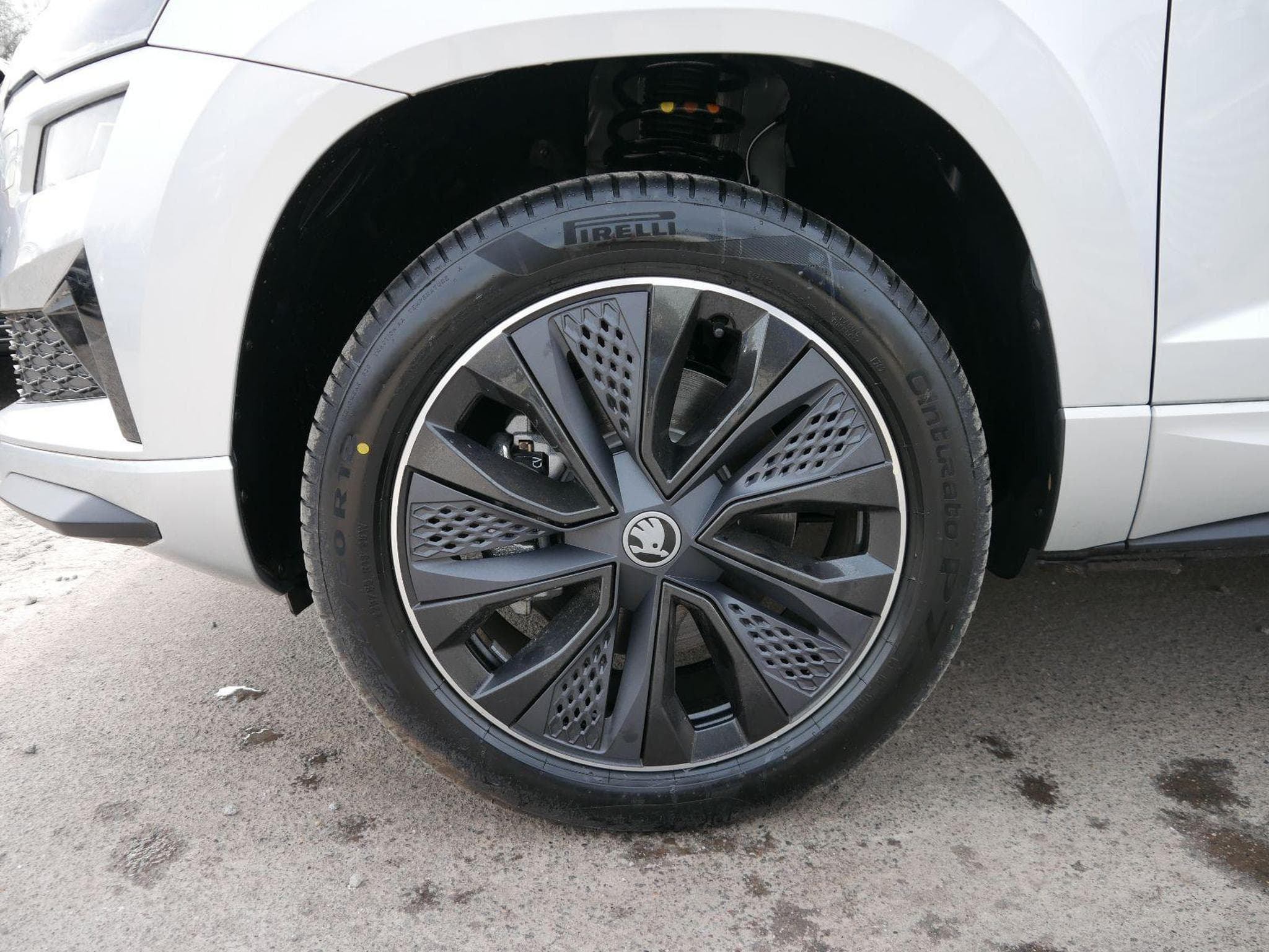 Skoda Karoq Sportline 2.0 TSI 4x4 DSG (2026) - Photo 3