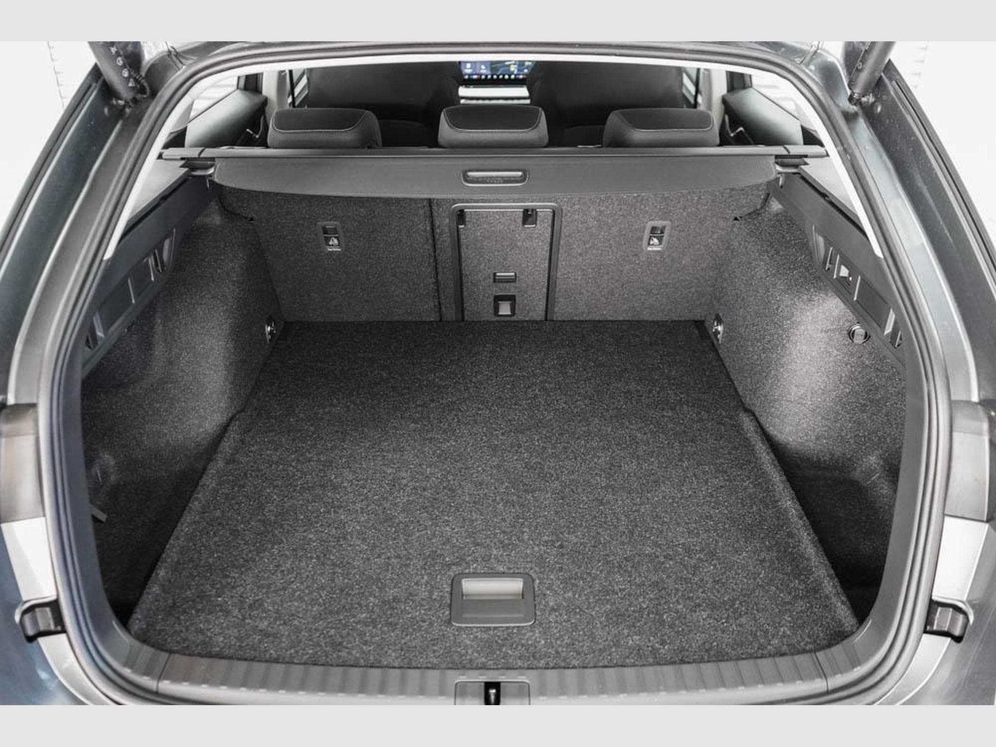 Skoda Octavia Kombi 2,0 TDI (2026) - Photo 18