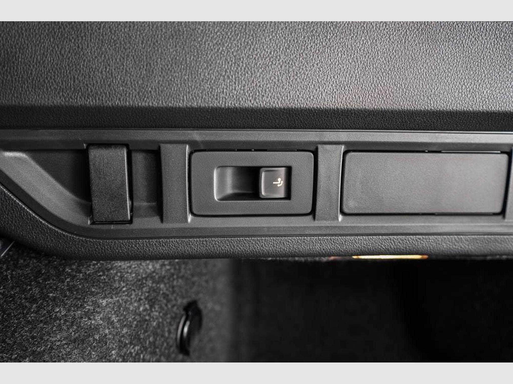 Skoda Octavia Kombi 2,0 TDI (2026) - Photo 19
