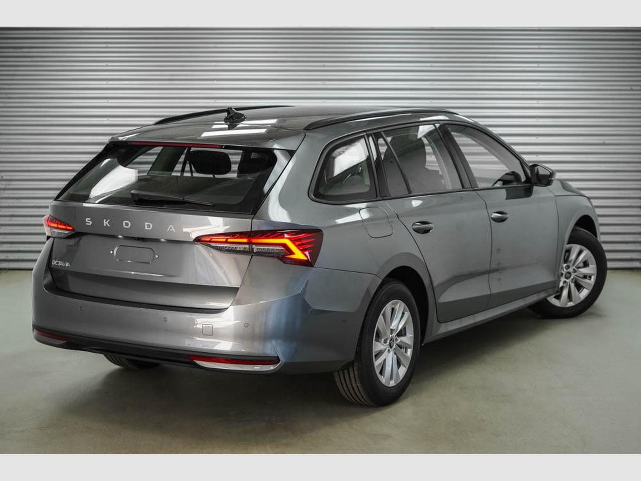Skoda Octavia Kombi 2,0 TDI (2026) - Photo 3