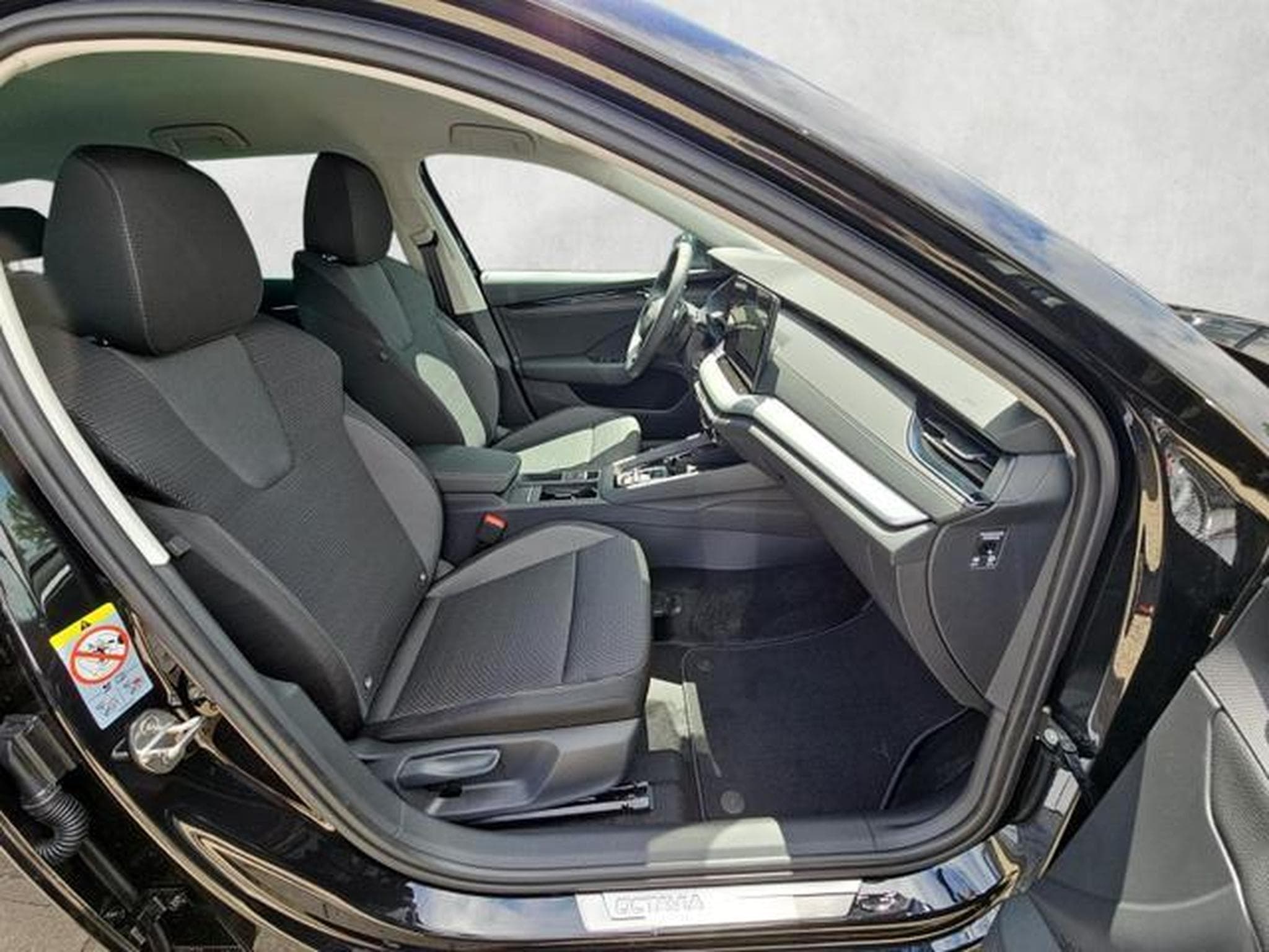 Skoda Octavia 2.0 TDI 110 kW Selection (2026) - Photo 10