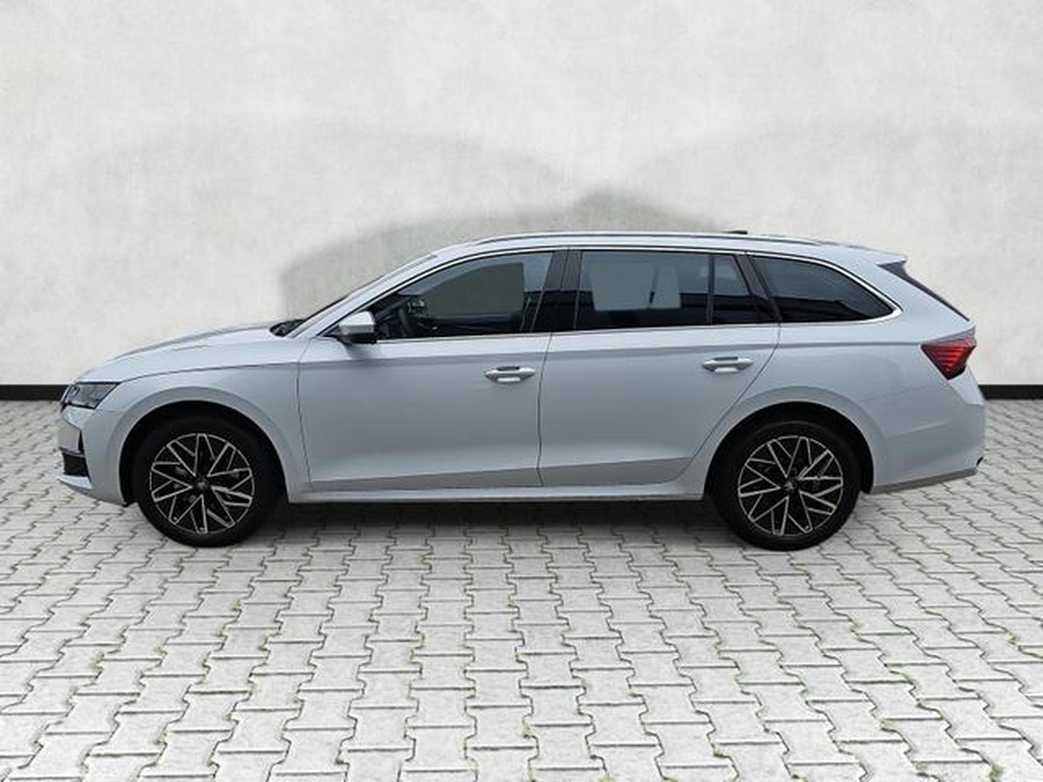 Skoda Octavia 2.0 TDI 110 kW Selection (2026) - Photo 4