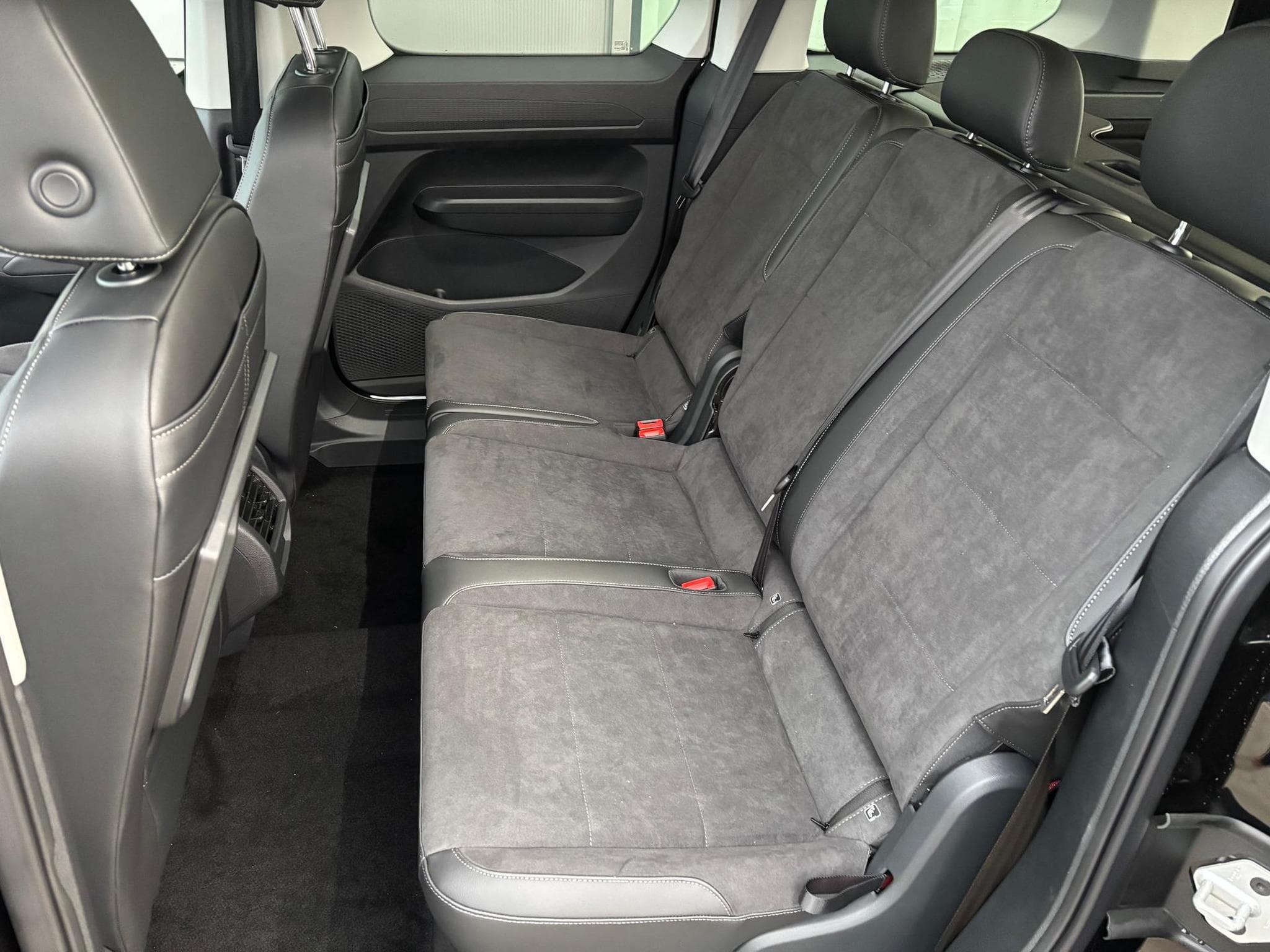 VW Caddy Style (2026) - Photo 16