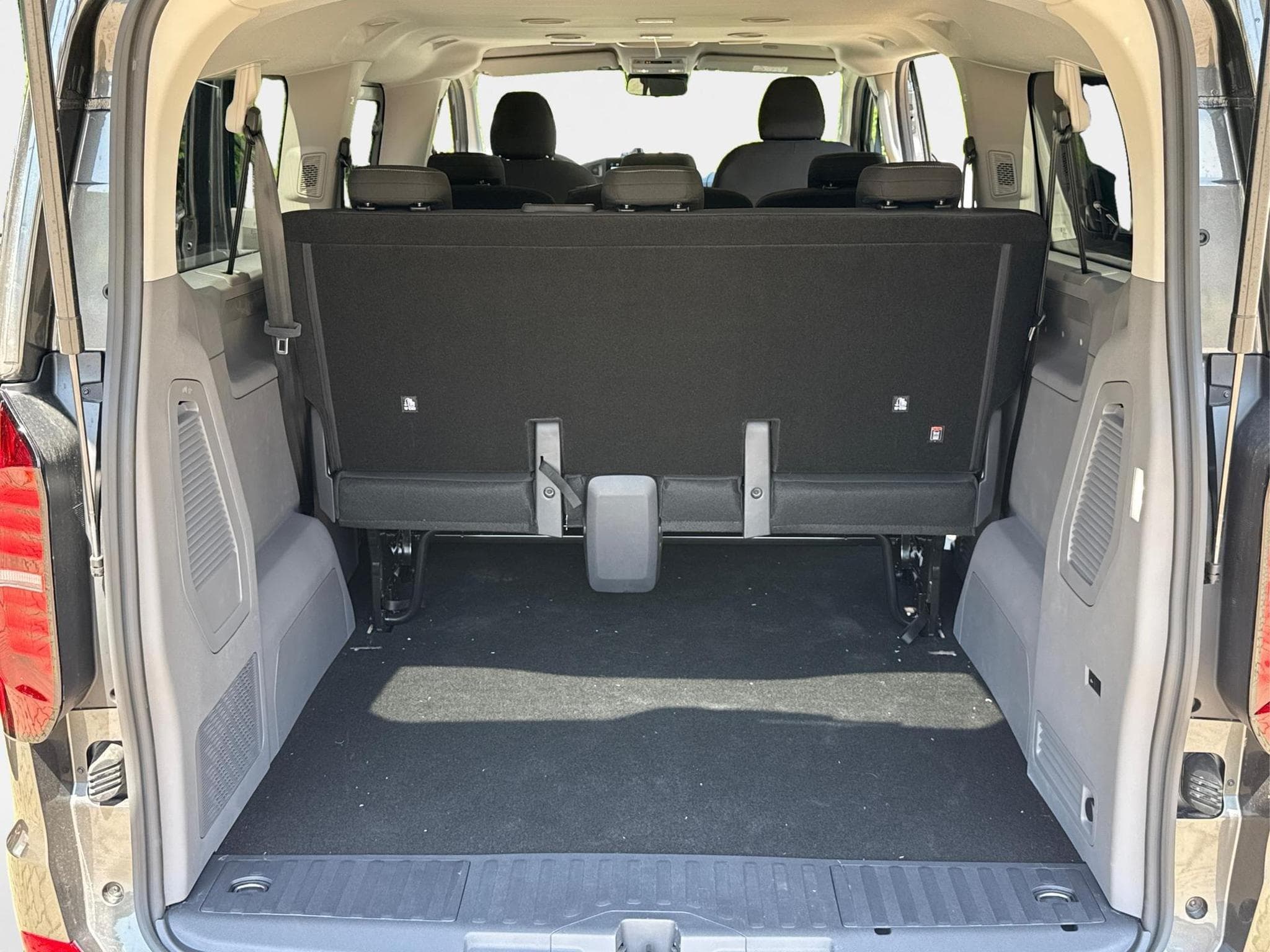 VW T7 Basis (2026) - Photo 11
