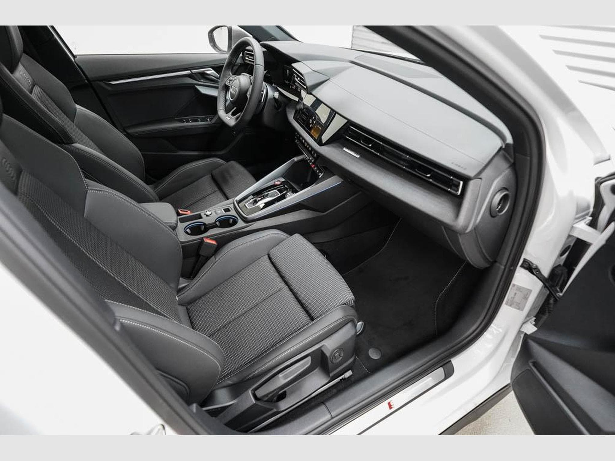 Audi S3 Sportback 2,0 TFSI (2026) - Photo 20