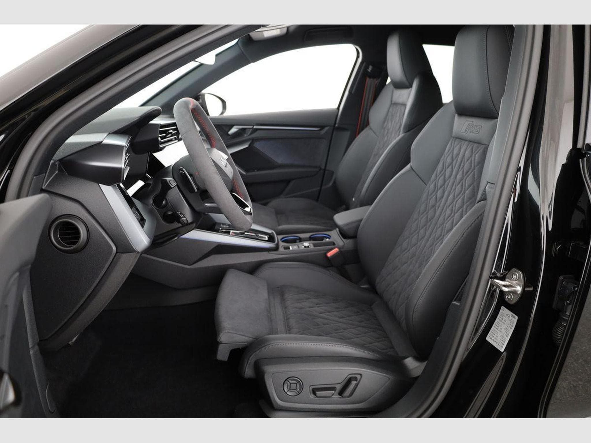 Audi RS3 Sportback 2.5 294 kW TFSI quattro (2026) - Photo 11