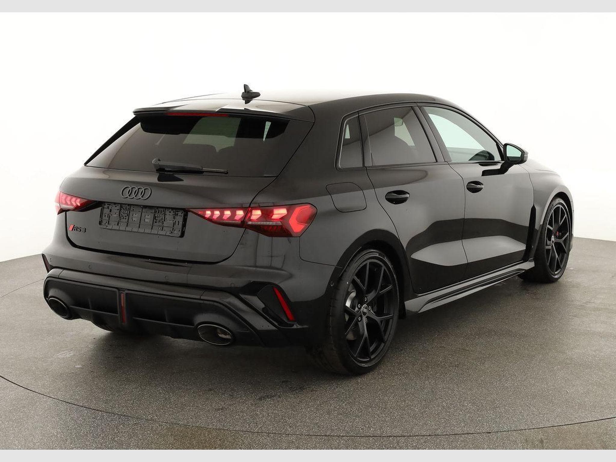 Audi RS3 Sportback 2.5 294 kW TFSI quattro (2026) - Photo 2