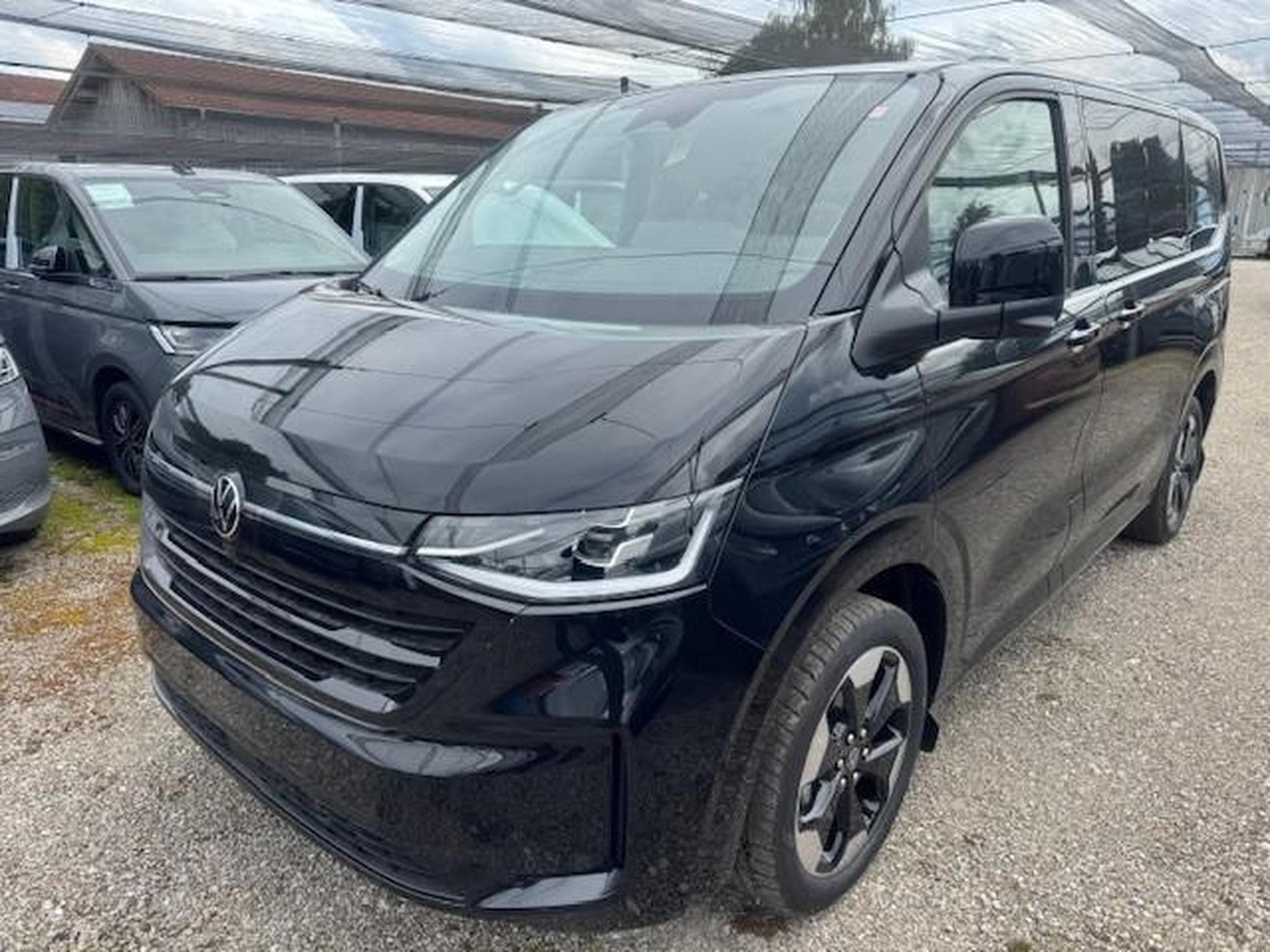 VW Caravelle BEV 160 kW Style RWD KR (2026) - Photo 1
