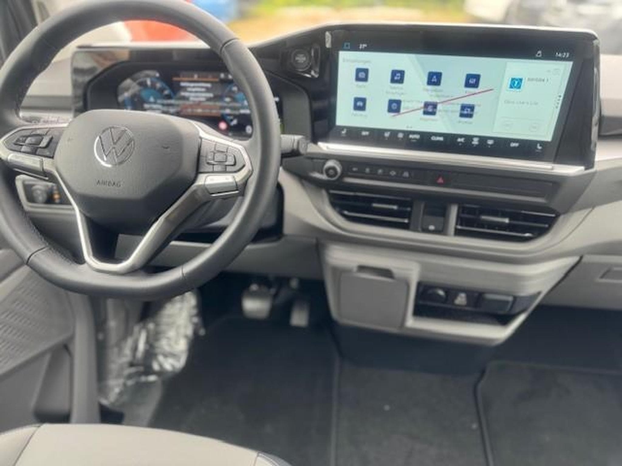 VW Caravelle BEV 160 kW Style RWD KR (2026) - Photo 5