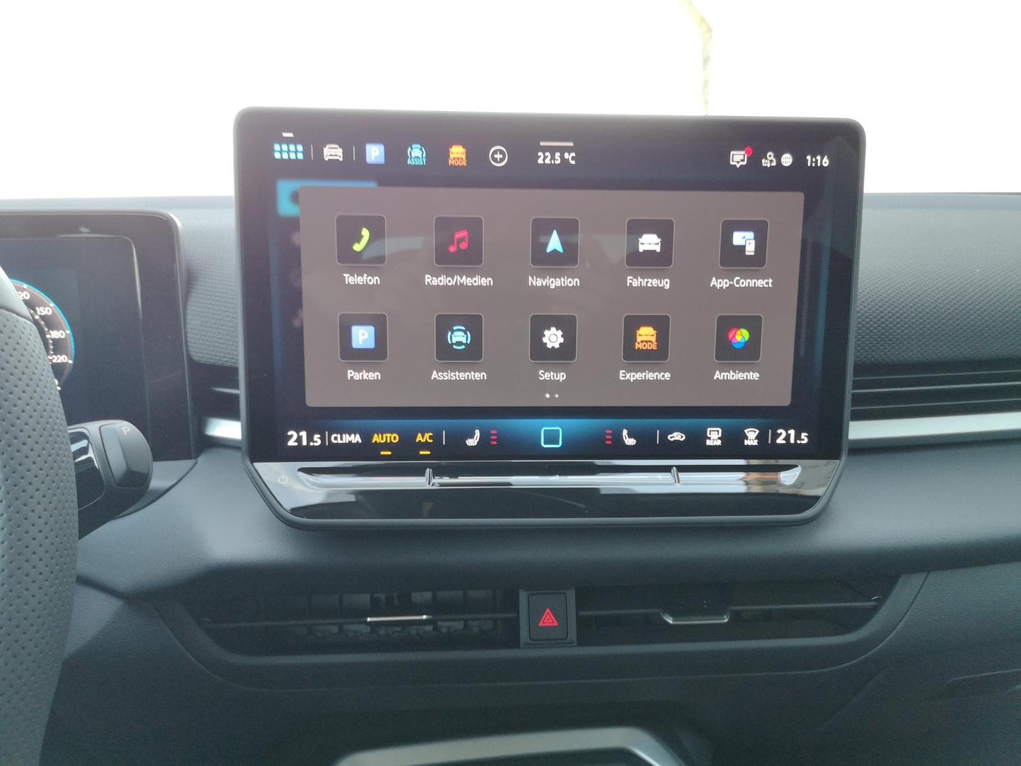 VW T-Roc 1.5 eTSI 110 kW R-Line (2026) - Photo 6