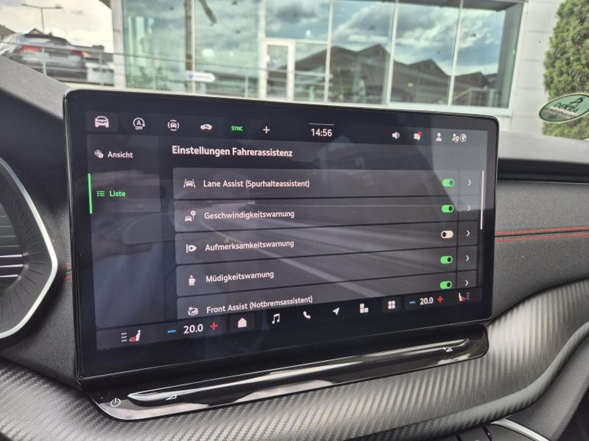 Skoda Octavia Combi RS 2.0 TSI DSG7 (2025) - Photo 14