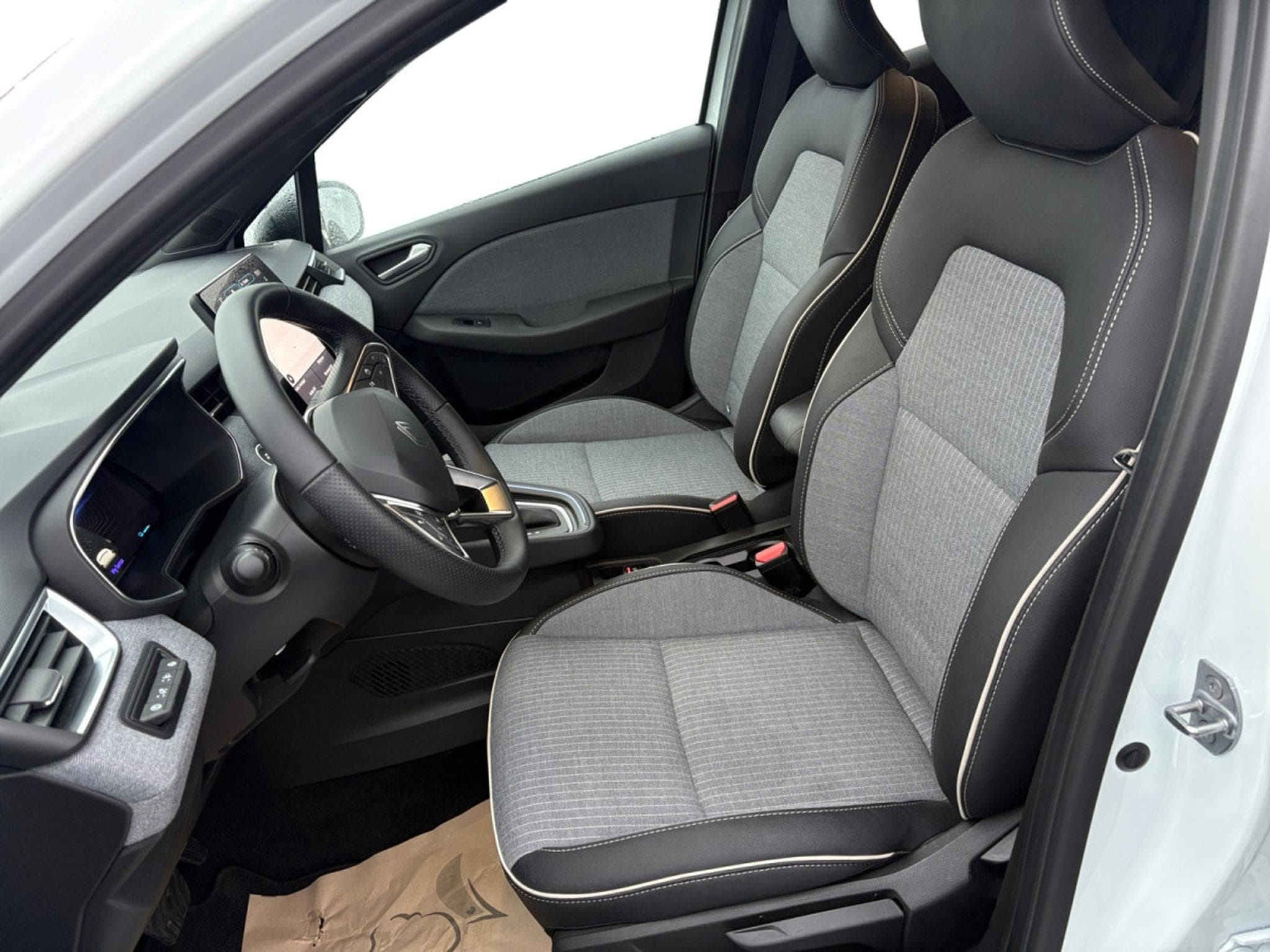 Renault Clio 1.6i Techno E-Tech Full Hybrid (2025) - Photo 5
