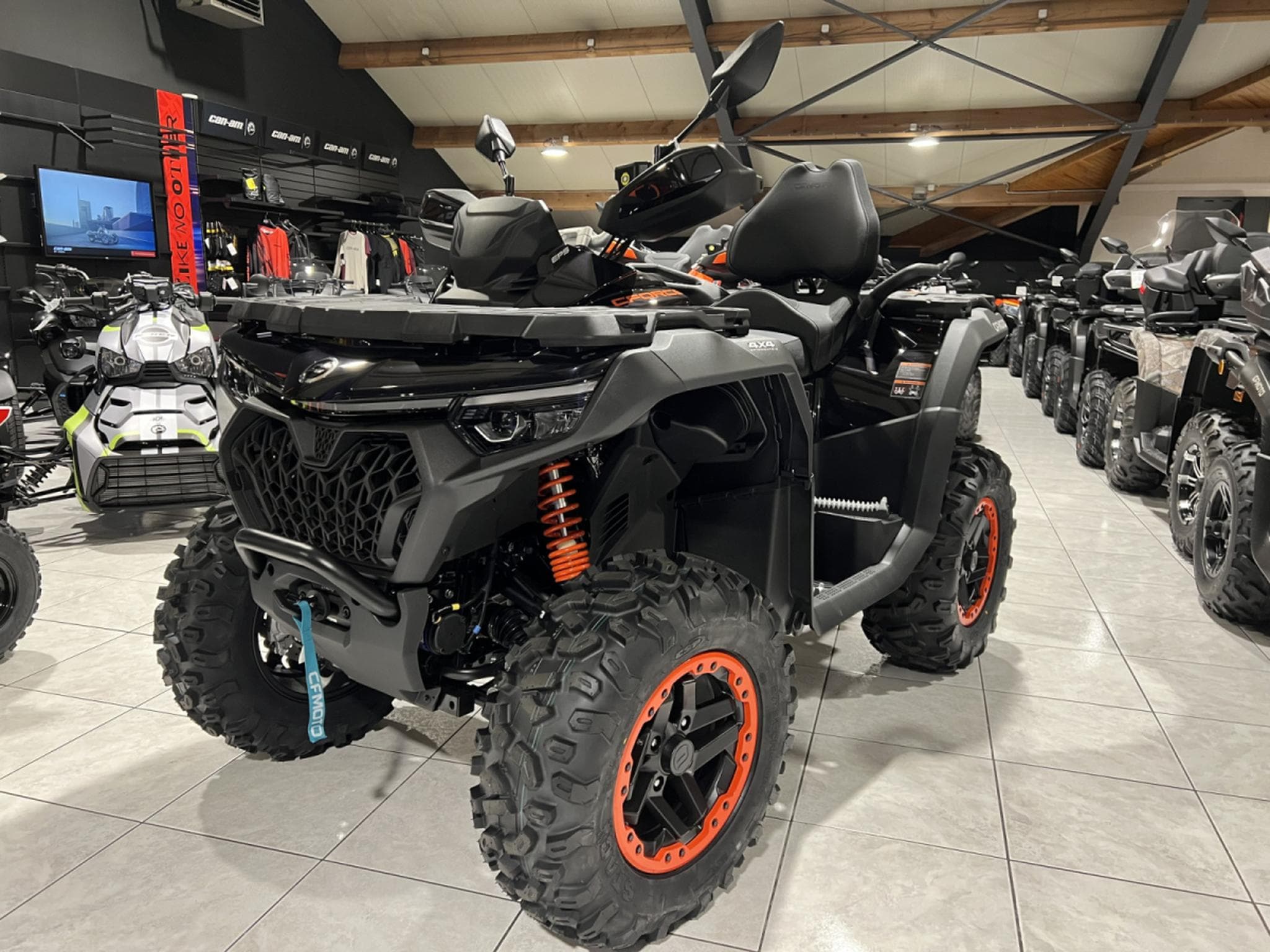 CF Moto CForce 1000 TOURING PREM. L7 (2026) - Photo 3