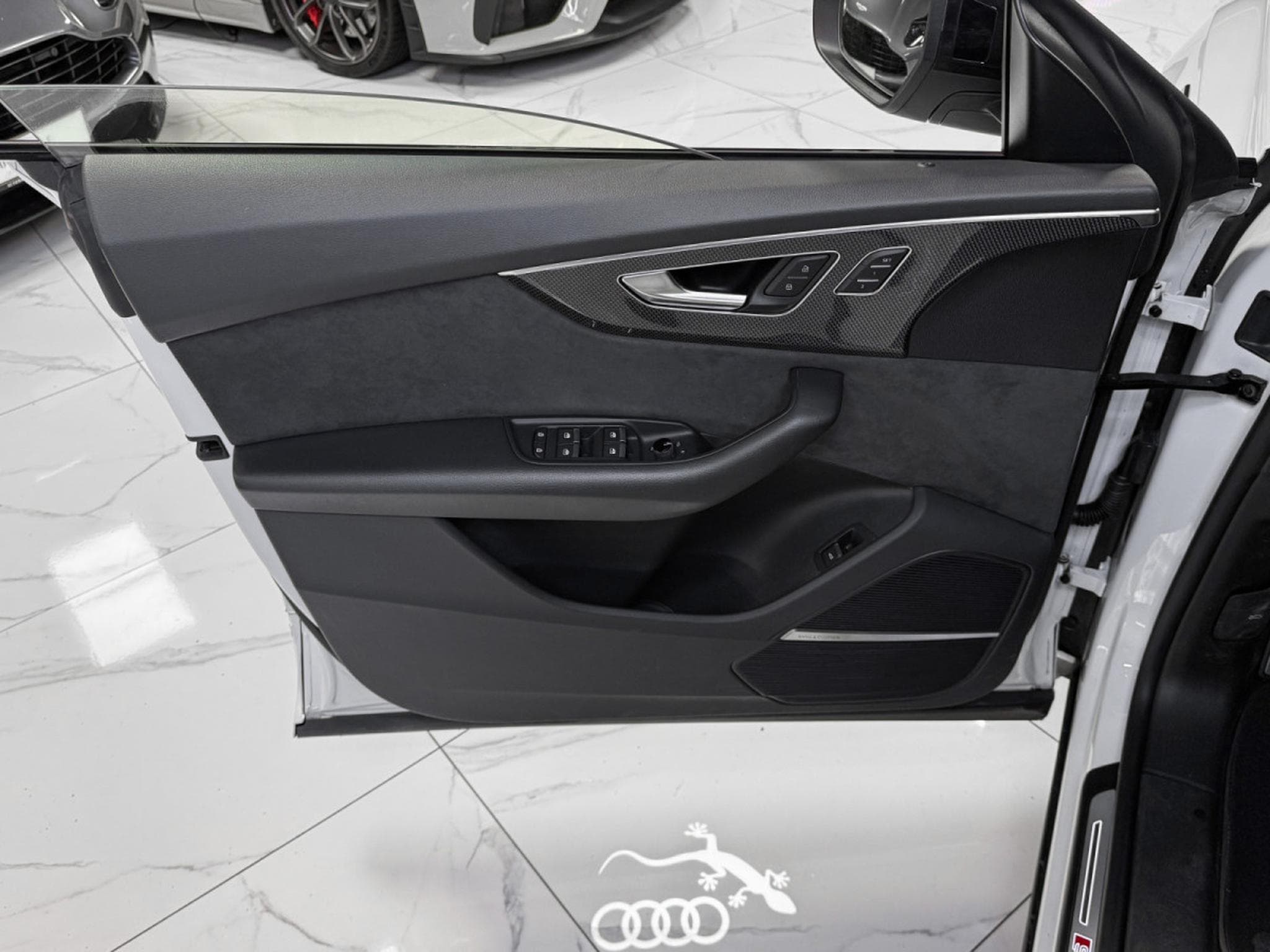Audi SQ8 4.0 TFSI / ABT / MATRIX / B&O / PANO / HEAD-UP / 360° (2021) - Photo 13