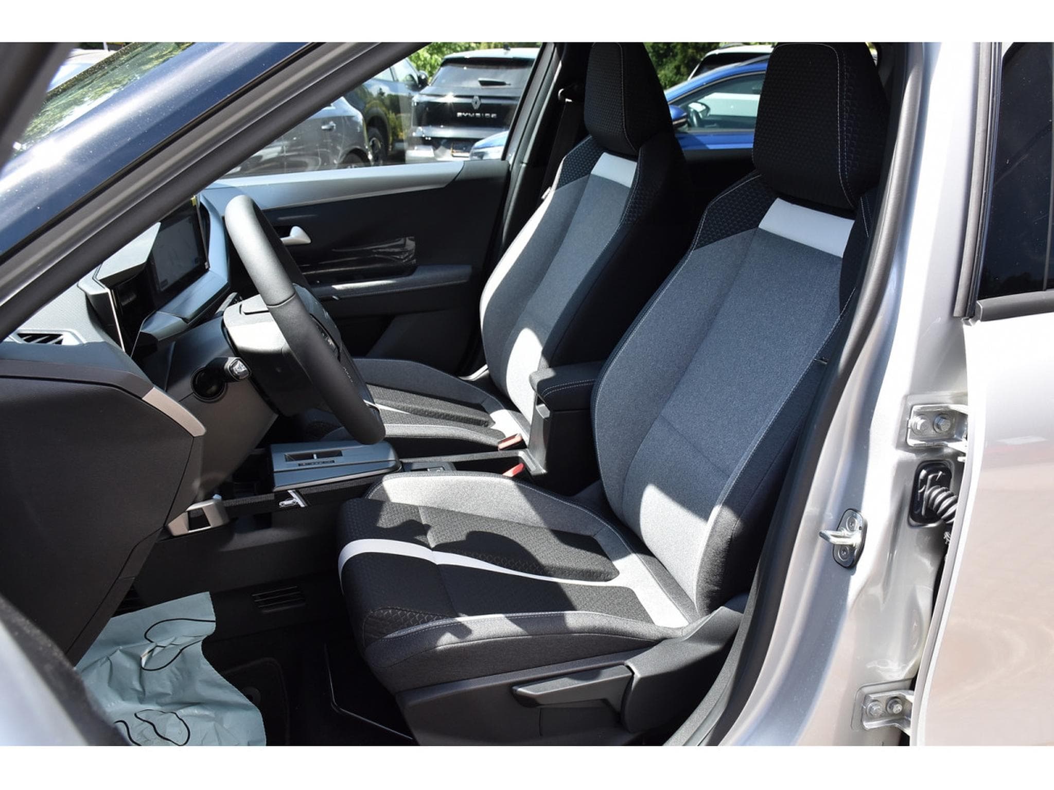Opel Frontera 1.2 Turbo Hybrid GS e-DCT6 7 Pl. SG CHFF GPS SIDE CAM NEUF (2026) - Photo 6
