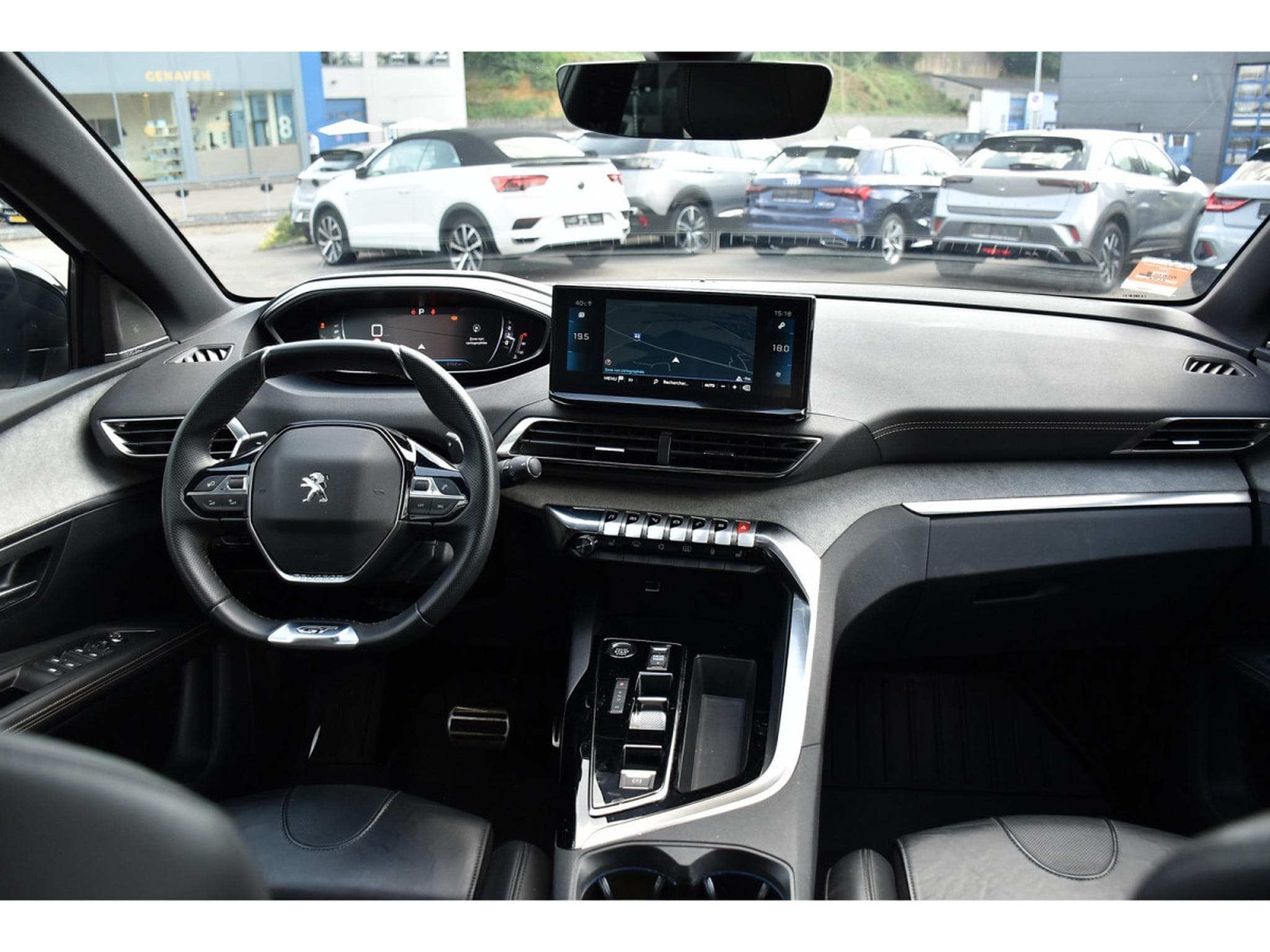 Peugeot 5008 1.5 BlueHDI GT EAT8 PANO CUIR FOCAL ACC SIDE CAM360 1° MAIN (2023) - Photo 11
