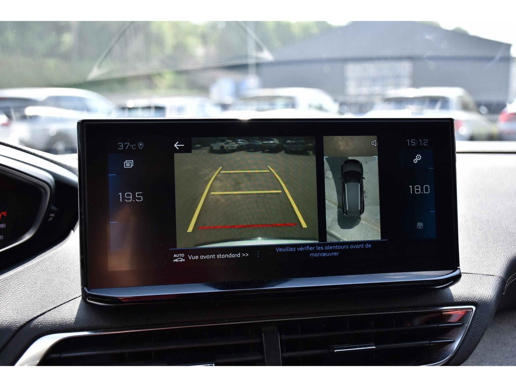 Peugeot 5008 1.5 BlueHDI GT EAT8 PANO CUIR FOCAL ACC SIDE CAM360 1° MAIN (2023) - Photo 16