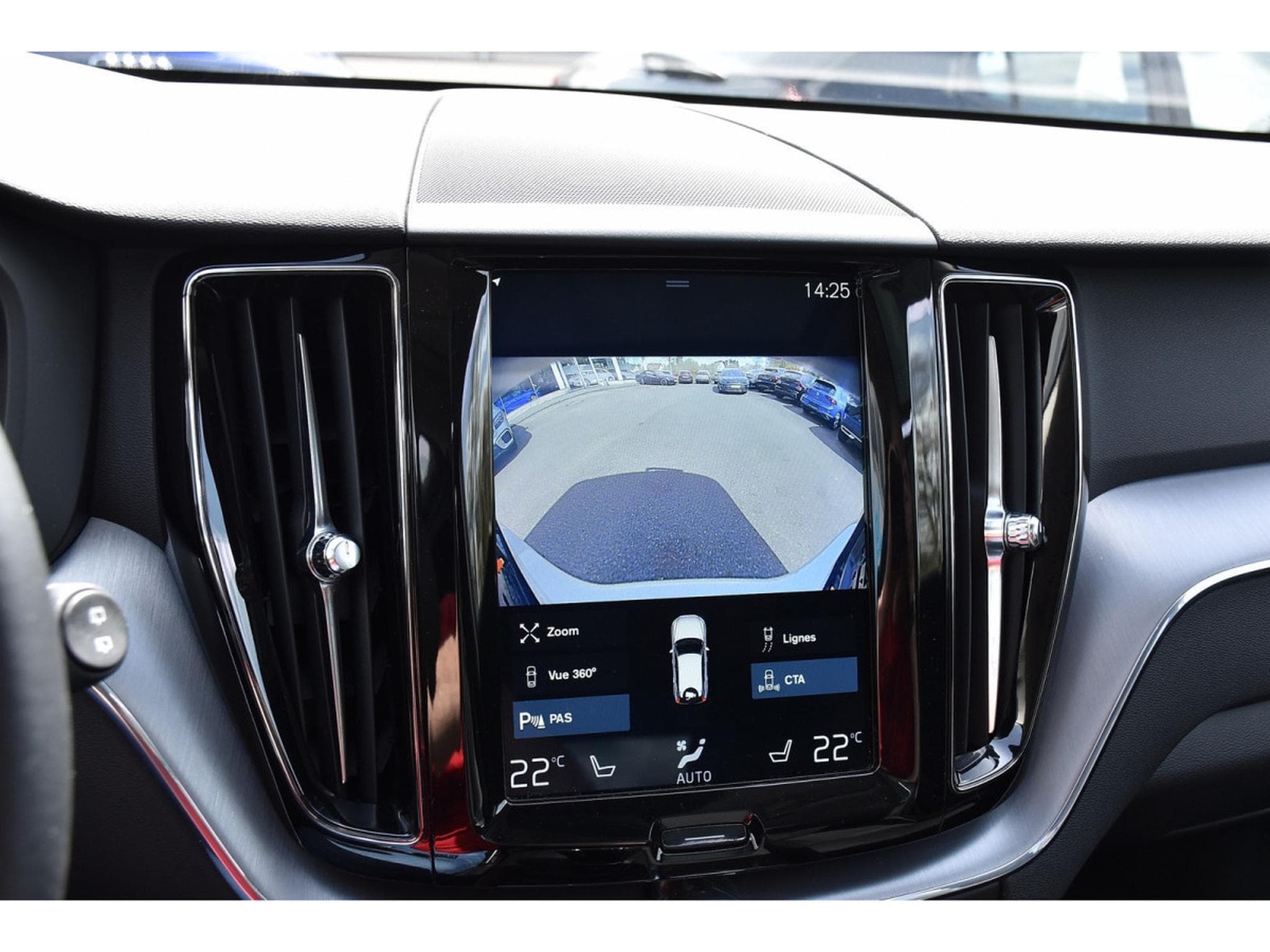 Volvo XC60 2.0 T5 Momentum Geartronic MEMO PANO BLIS CAM360 1° MAIN (2019) - Photo 16
