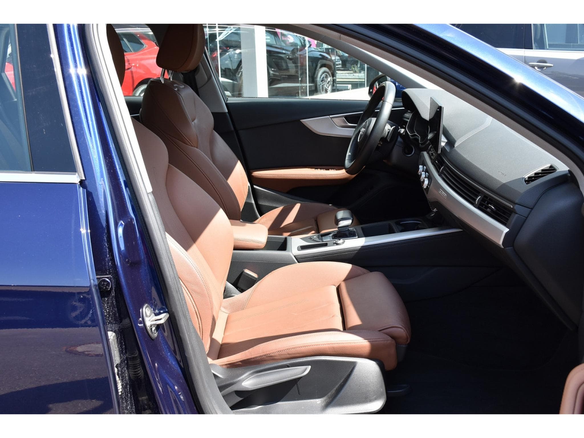 Audi A4 40 TDI Quattro S-Tronic CUIR GPS ATT RMQ CAM 1° MAIN (2022) - Photo 7