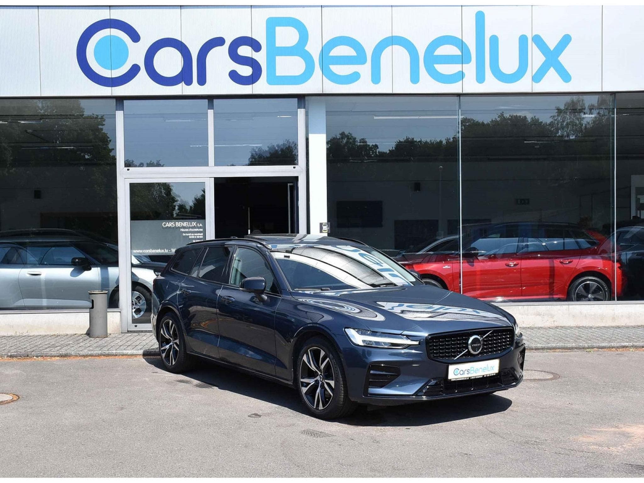 Volvo V60 2.0 B4 Plus Dark Geartronic PANO CUIR MEMO CAM360 HARMAN 1°M (2025) - Photo 1