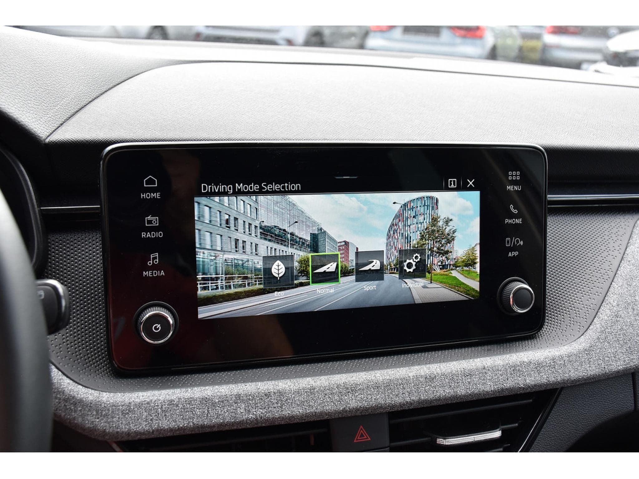 Skoda Kamiq 1.0 TSI 116 DSG Selection REGUL SMARTLINK CAM KEYLESS NEUF (2025) - Photo 13