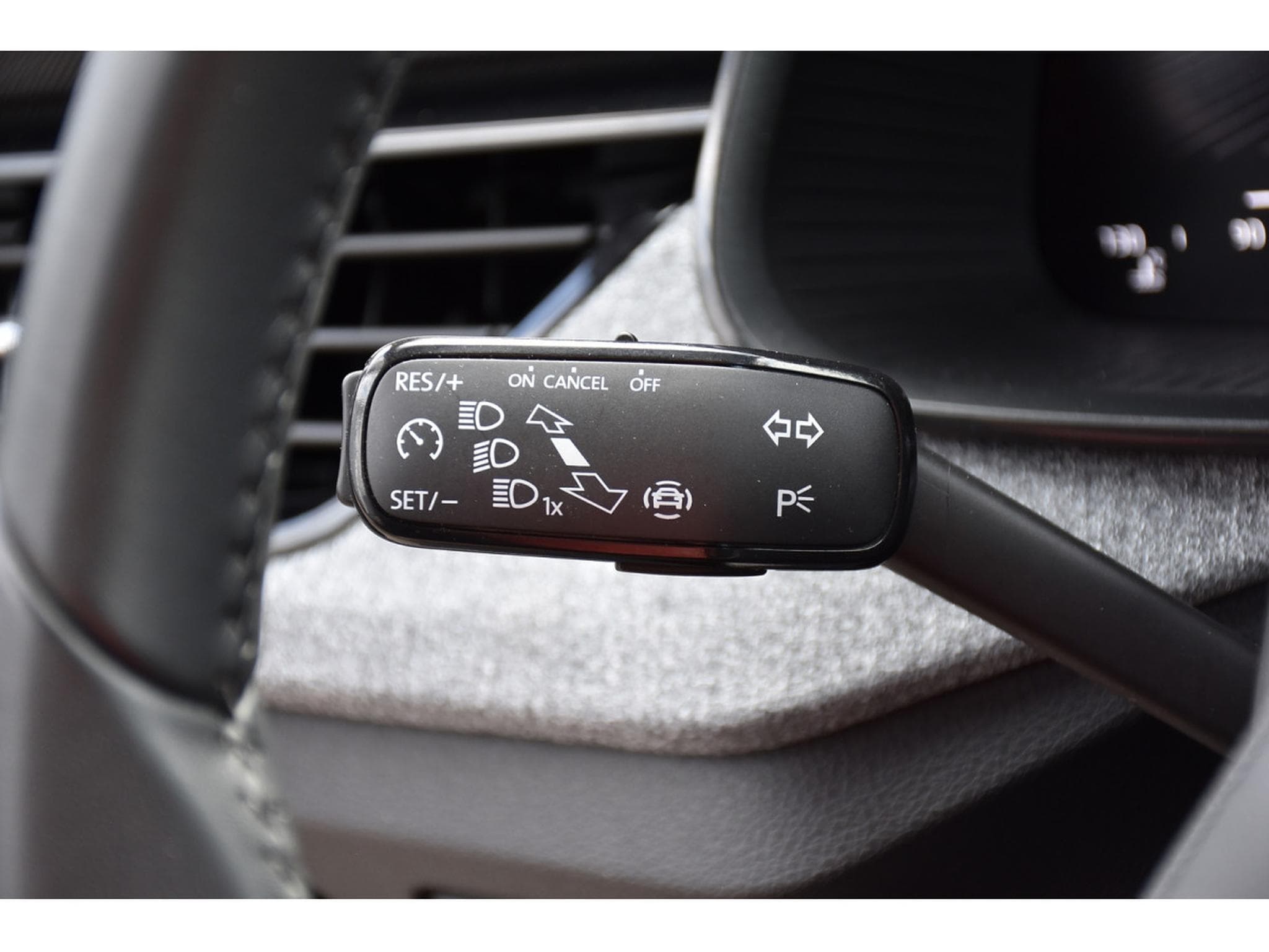 Skoda Kamiq 1.0 TSI 116 DSG Selection REGUL SMARTLINK CAM KEYLESS NEUF (2025) - Photo 17